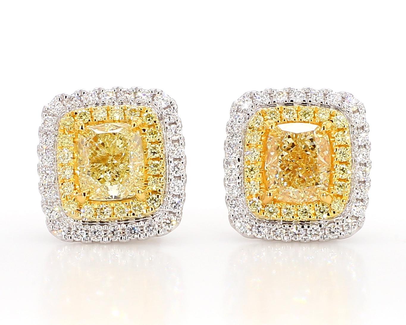 Contemporaneo GIA Certified Natural Yellow Cushion Diamond 3.05 Carat TW Gold Stud Earrings in vendita