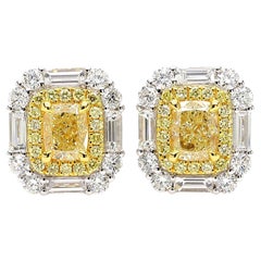 Pendientes de oro con diamante amarillo natural en cojín de 3.36 quilates TW certificado por GIA