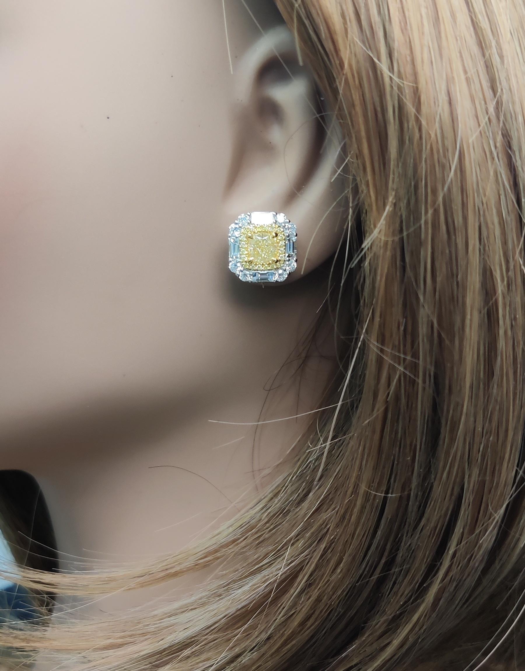GIA Certified Natural Yellow Cushion Diamond 4.07 Carat TW Gold Stud Earrings In New Condition For Sale In New York, NY