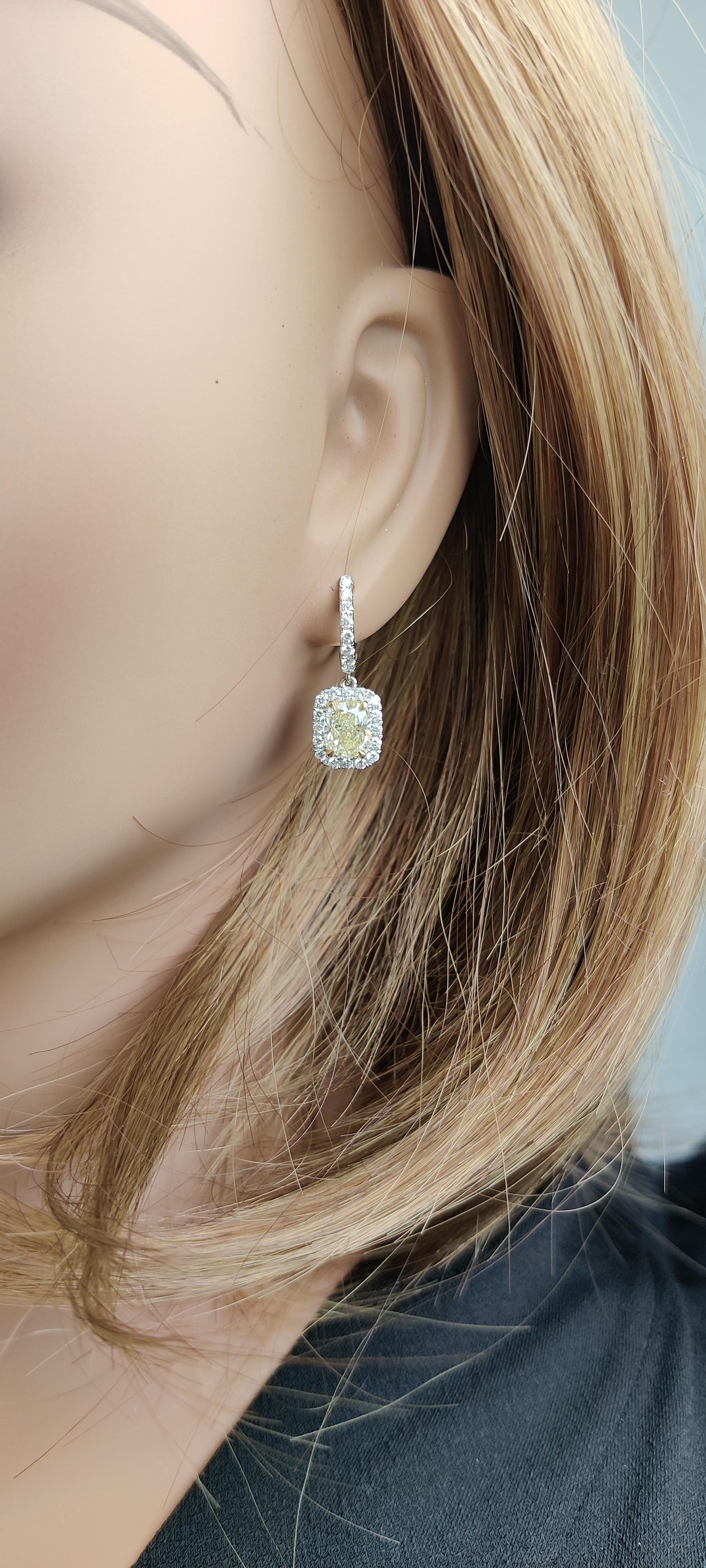 GIA Certified Natural Yellow Cushion Diamond 4.11 Carat TW Gold Drop Earrings In New Condition For Sale In New York, NY