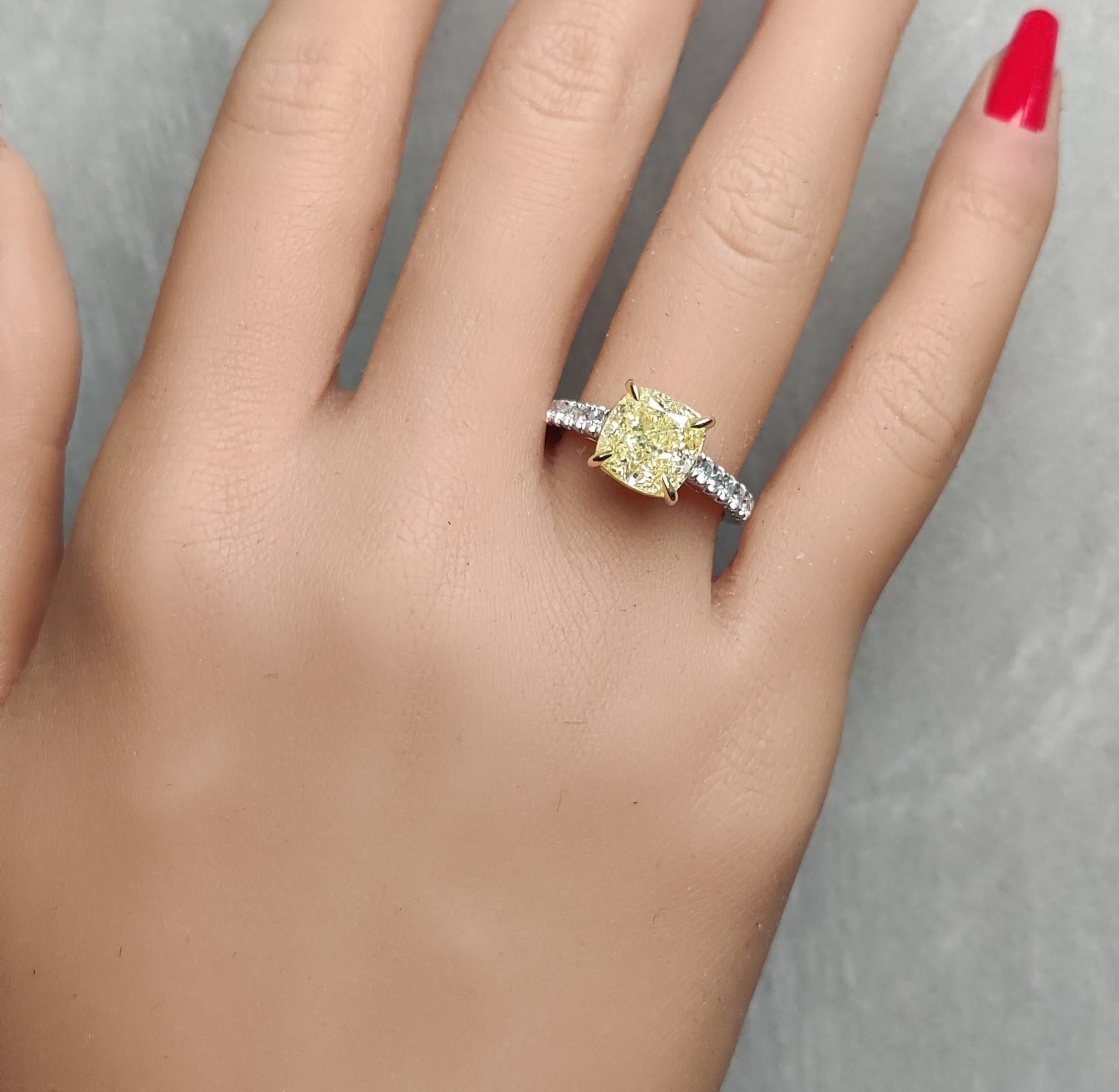 GIA Certified Natural Yellow Cushion Diamond 4.55 Carat TW Gold Cocktail Ring In New Condition For Sale In New York, NY