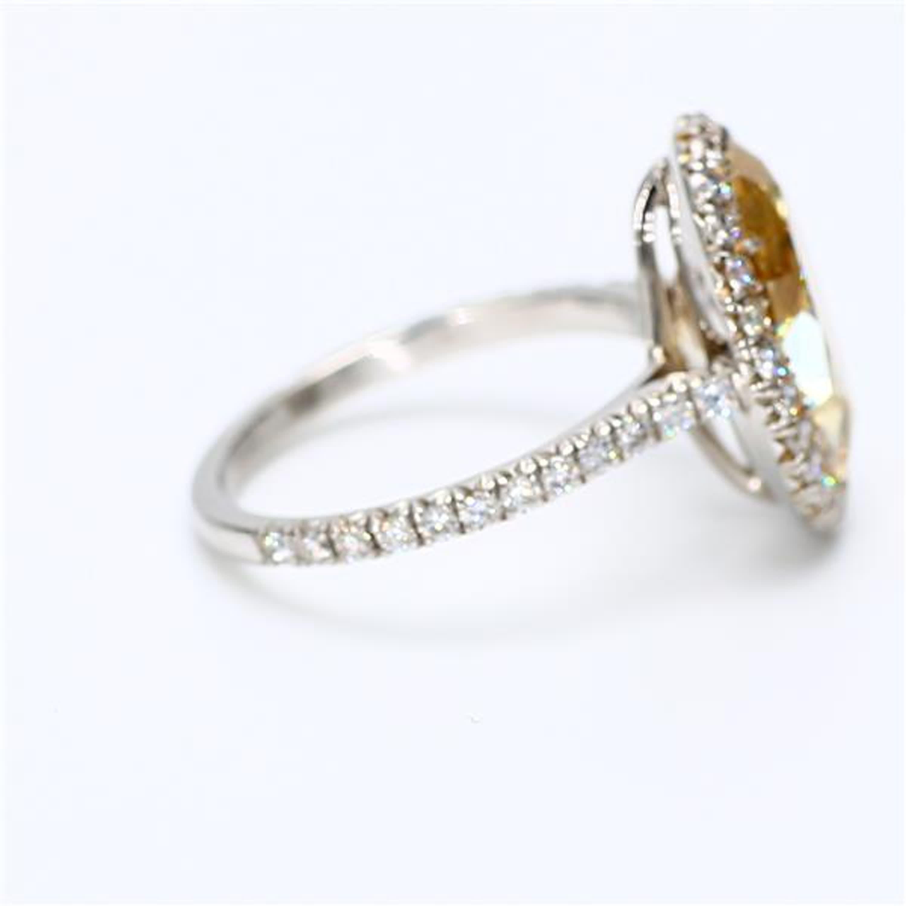 GIA-zertifizierter natürlicher gelber ovaler und weißer Diamant 5.68 Karat TW Platinring Damen