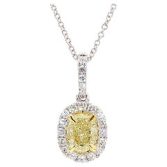 Pendentif en or jaune naturel avec diamant ovale de 1.05 carats poids total certifié par le GIA