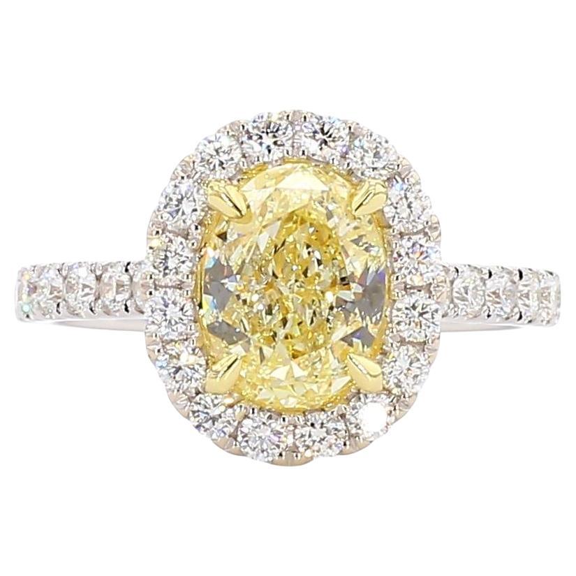 Anillo de cóctel de oro con diamante ovalado amarillo natural certificado por GIA de 2.66 quilates TW