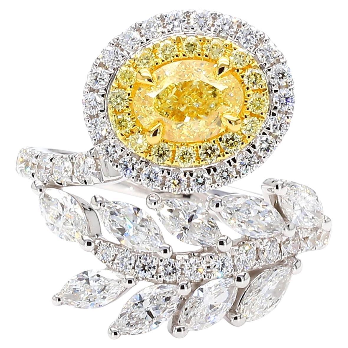 Anello da cocktail in oro con diamante ovale giallo naturale certificato GIA da 2.74 carati TW