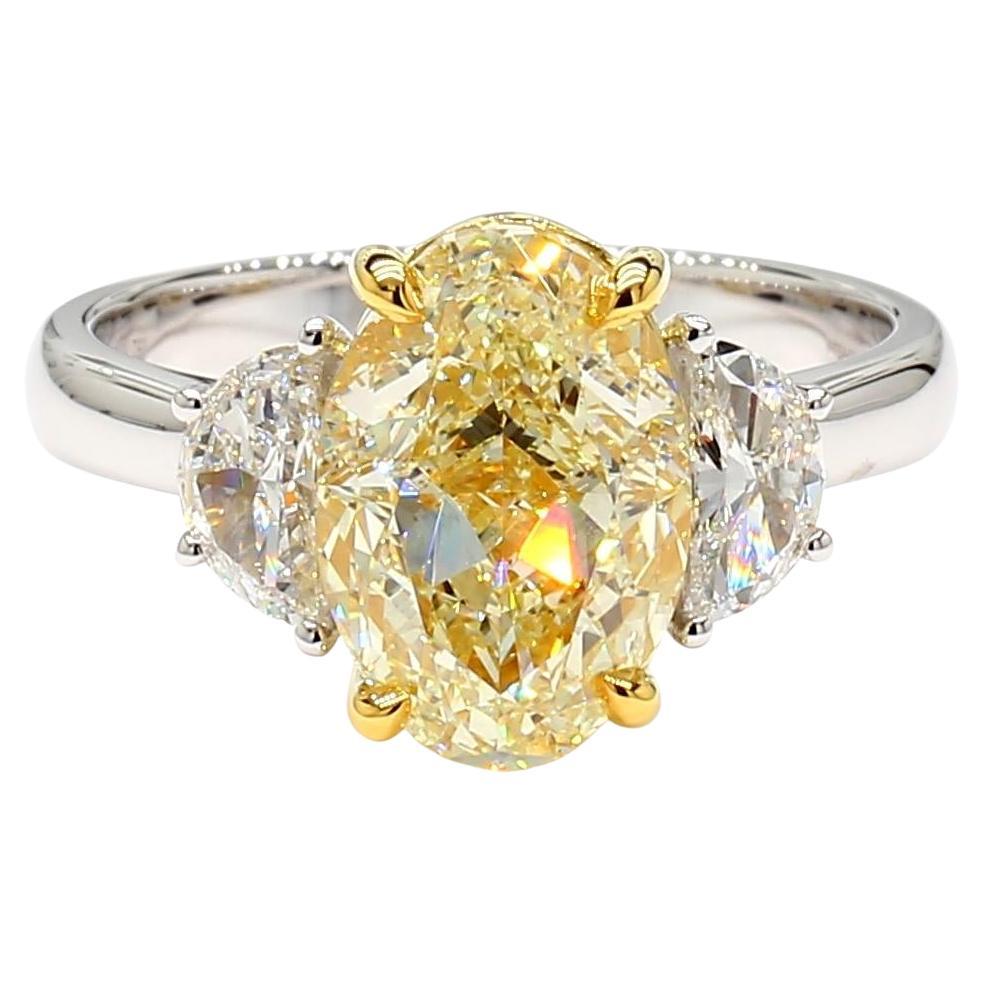 Anillo de cóctel de oro con diamante ovalado amarillo natural certificado por GIA de 4.04 quilates TW