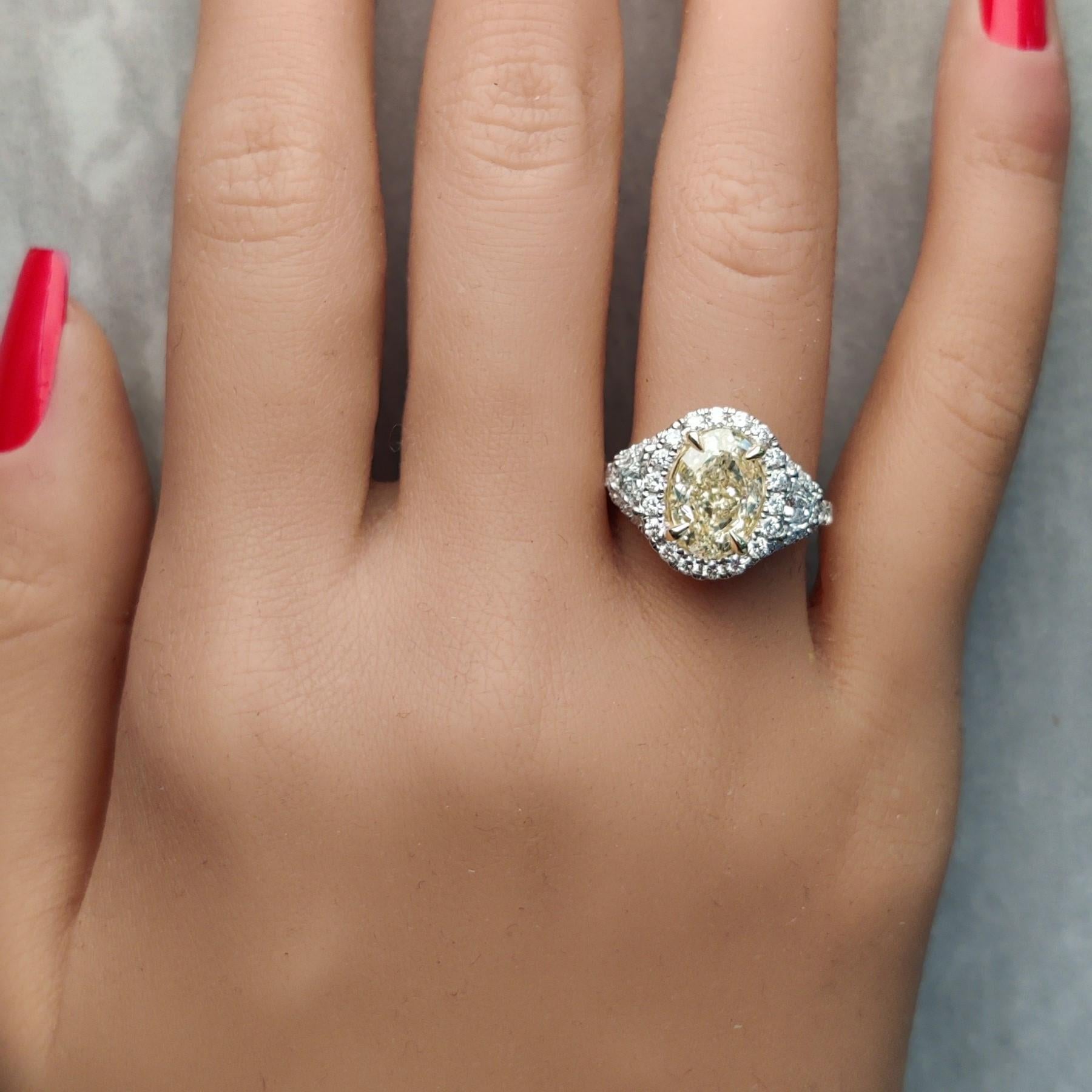 GIA Certified Natural Yellow Oval Diamond 4.06 Carat TW Gold Cocktail Ring In New Condition For Sale In New York, NY