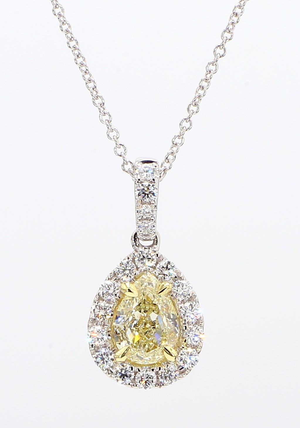 Contemporain Pendentif en or jaune poire certifié GIA de 1.37 carats poids total en vente