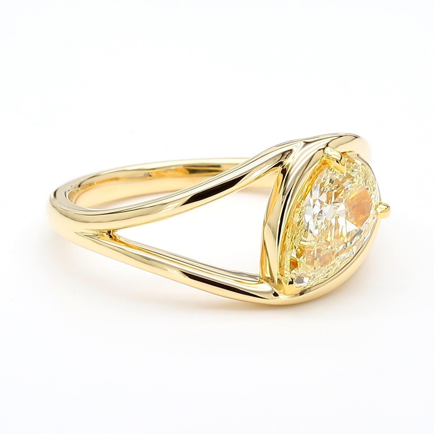 Anillo de cóctel de oro de 1.52 quilates TW con diamante amarillo pera natural certificado por GIA Corte pera en venta