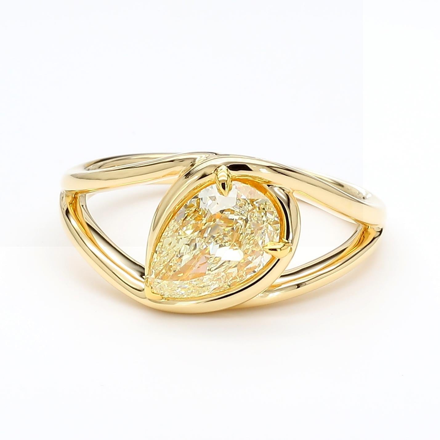 Anillo de cóctel de oro de 1.52 quilates TW con diamante amarillo pera natural certificado por GIA en venta 2