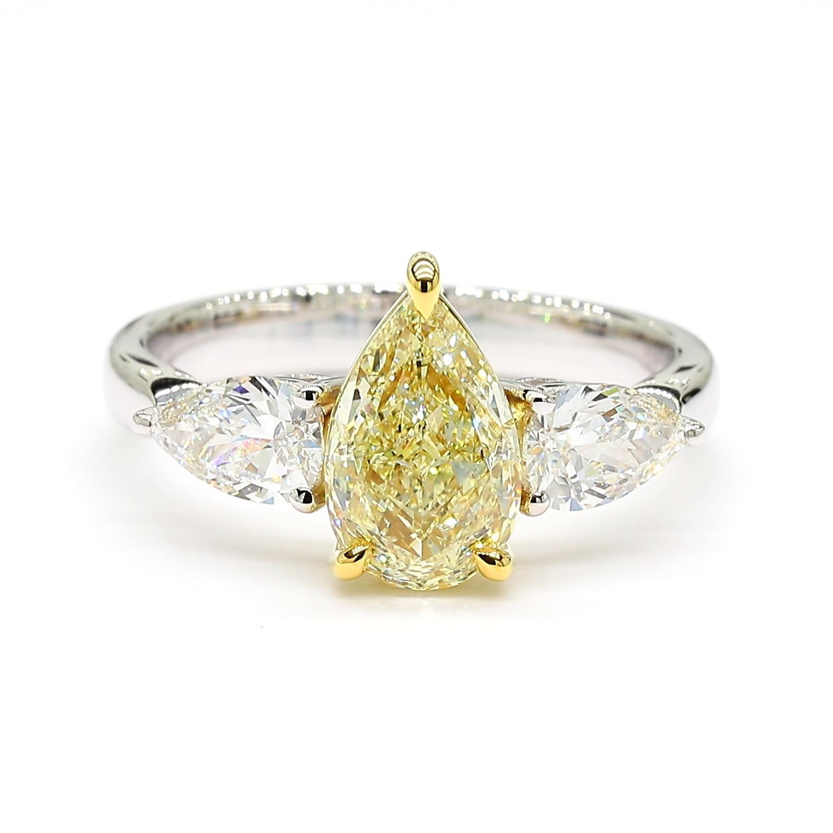 Contemporain GIA Certified Natural Yellow Pear Diamond 2.31 Carat TW Gold Cocktail Ring en vente