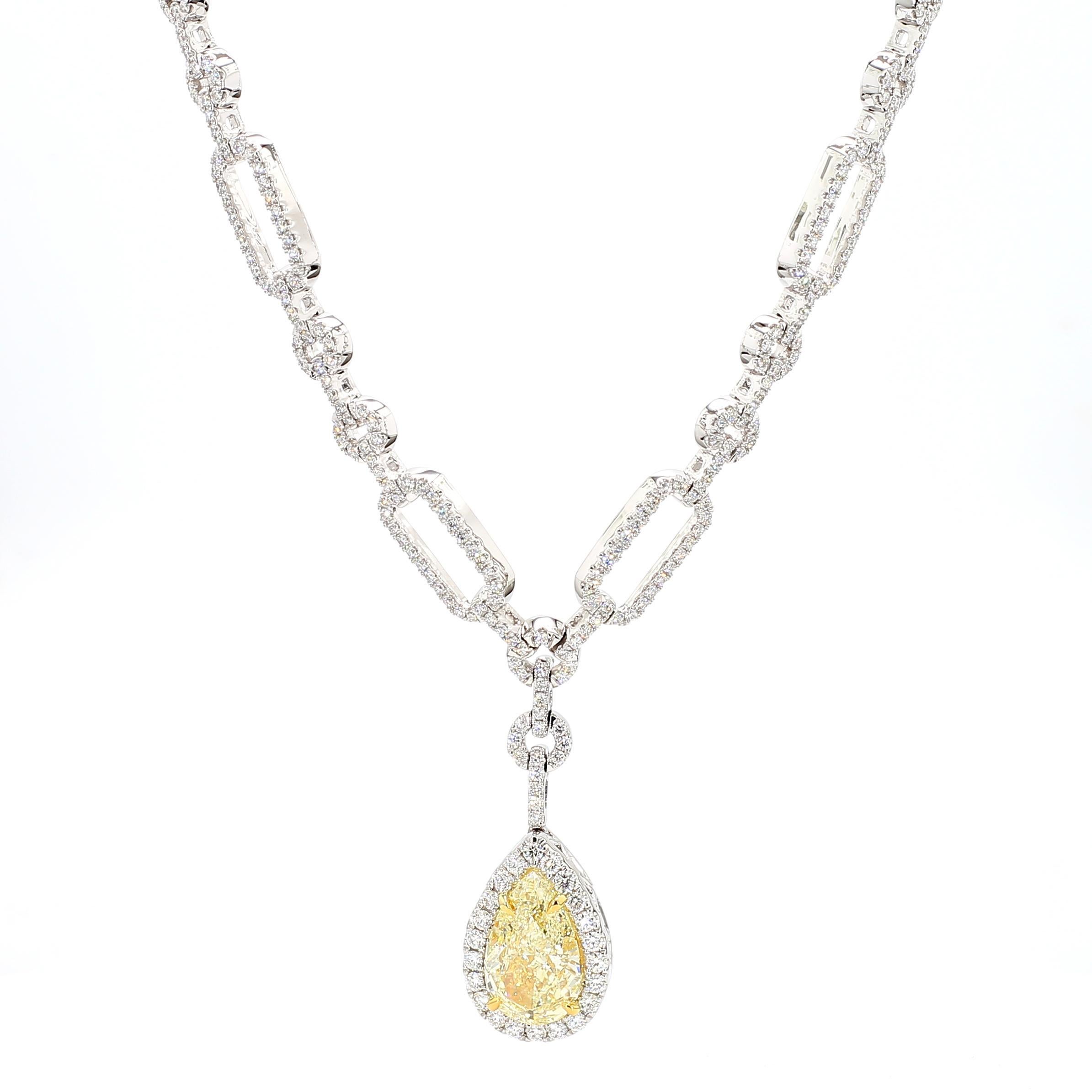 Contemporaneo GIA Certified Natural Yellow Pear Diamond 8.68 Carat TW Gold Drop Necklace in vendita