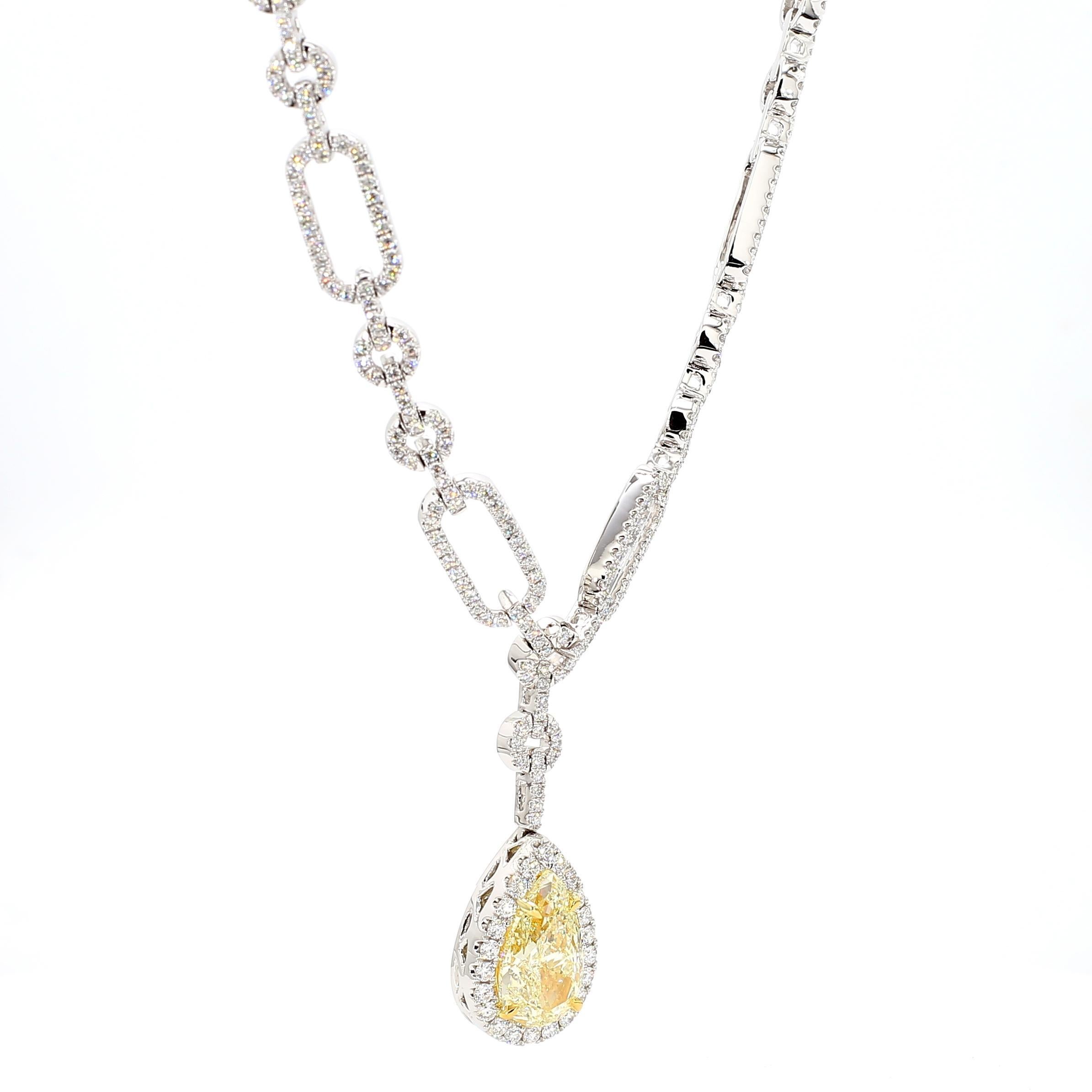 Taglio a goccia GIA Certified Natural Yellow Pear Diamond 8.68 Carat TW Gold Drop Necklace in vendita