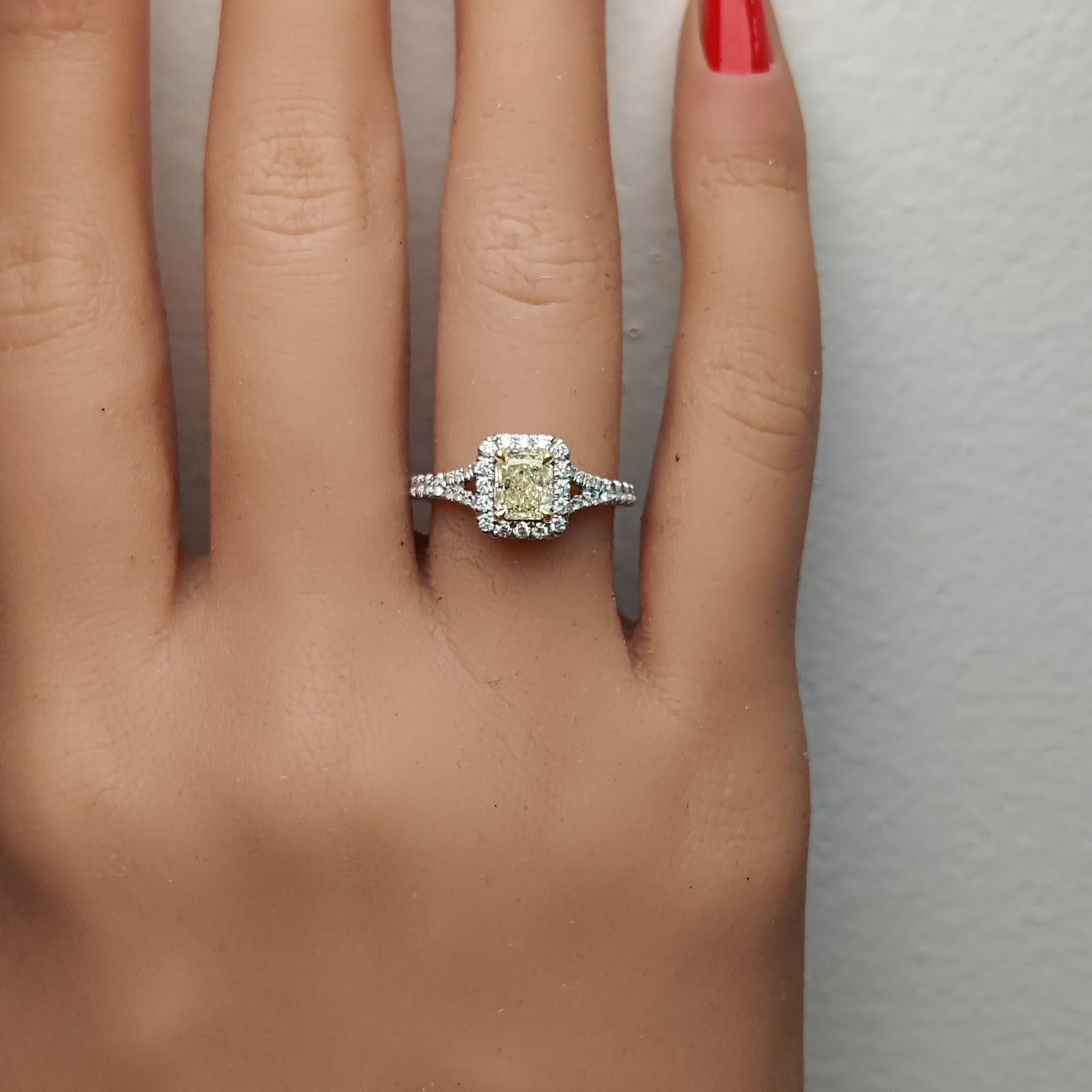 GIA Certified Natural Yellow Radiant Diamond 1.24 Carat TW Gold Cocktail Ring In New Condition For Sale In New York, NY