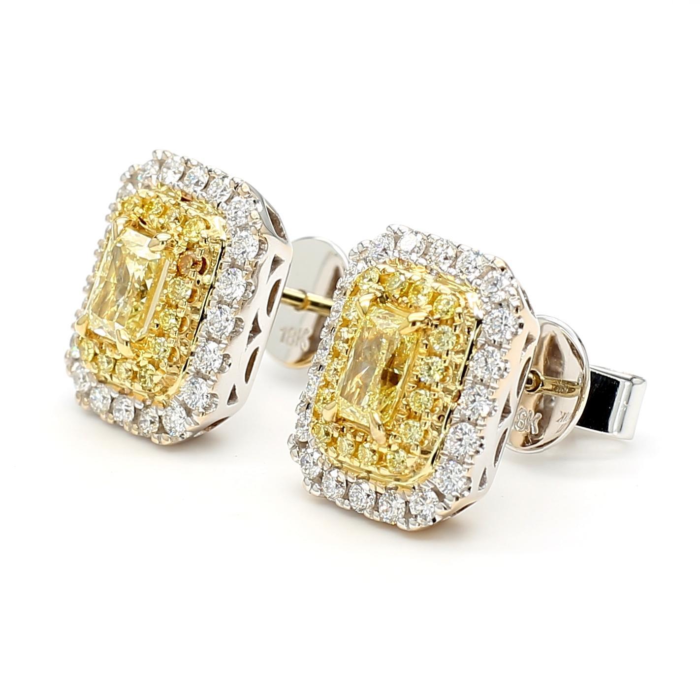 I bellissimi orecchini di diamanti certificati GIA di Raregemworld. Montato in una splendida montatura in oro giallo e bianco 18 carati con diamanti gialli naturali a taglio radiante. I diamanti gialli sono circondati da una mischia di diamanti