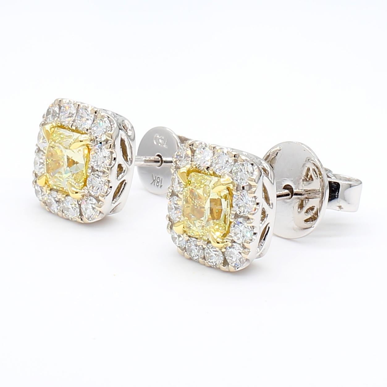 I classici orecchini di diamanti certificati GIA di RareGemWorld. Montato in una splendida montatura in oro giallo e bianco 18 carati con diamanti gialli naturali a taglio radiante. I diamanti gialli sono circondati da una mischia di diamanti