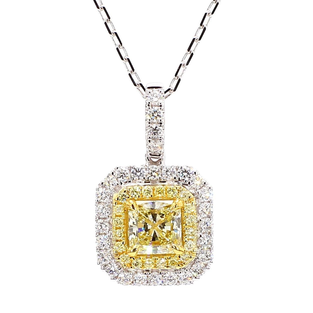 Contemporain Pendentif en or jaune radiant de 1.45 carat poids total certifié par le GIA en vente