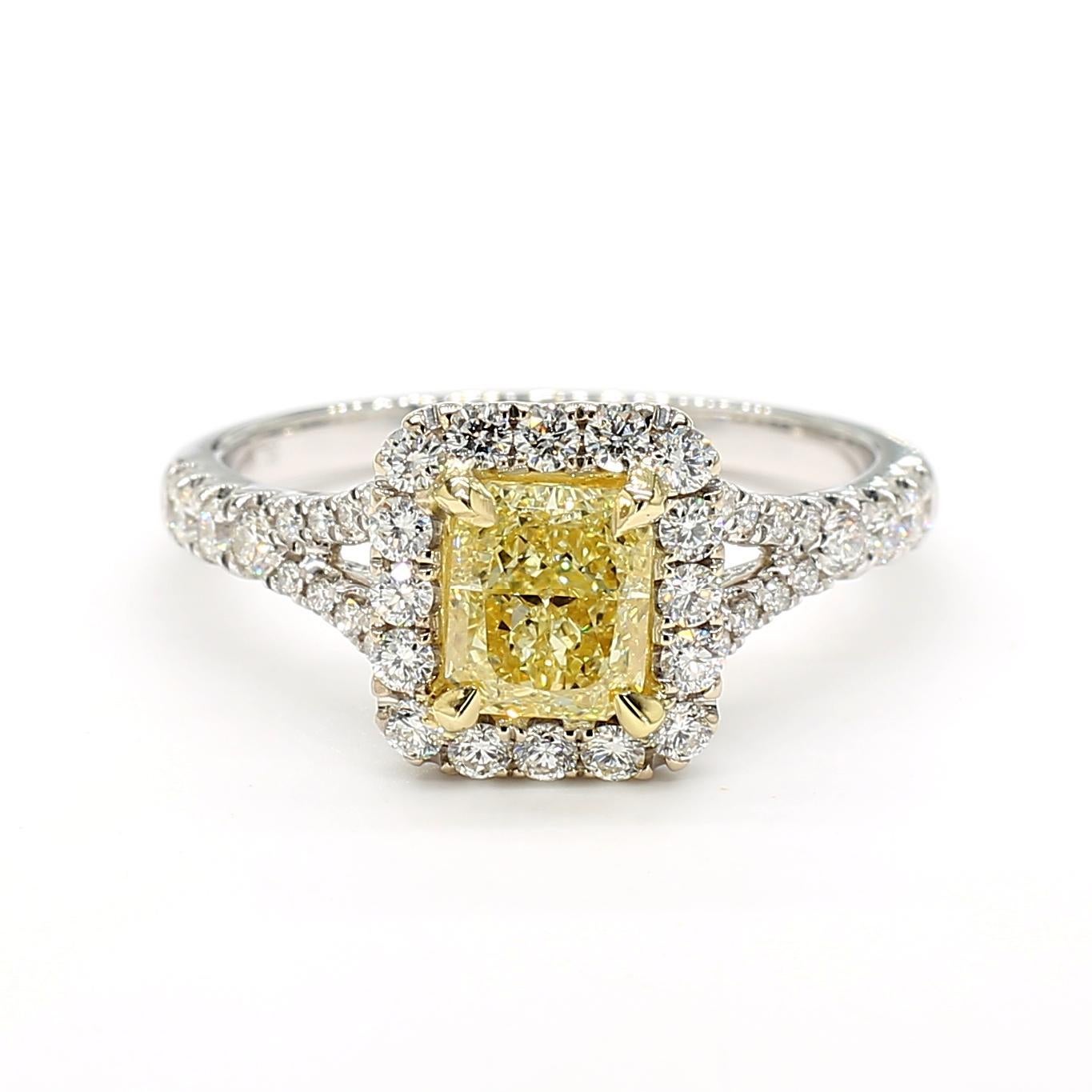 Contemporain Bague cocktail en or jaune radiant certifiée GIA de 1.51 carat poids total en vente
