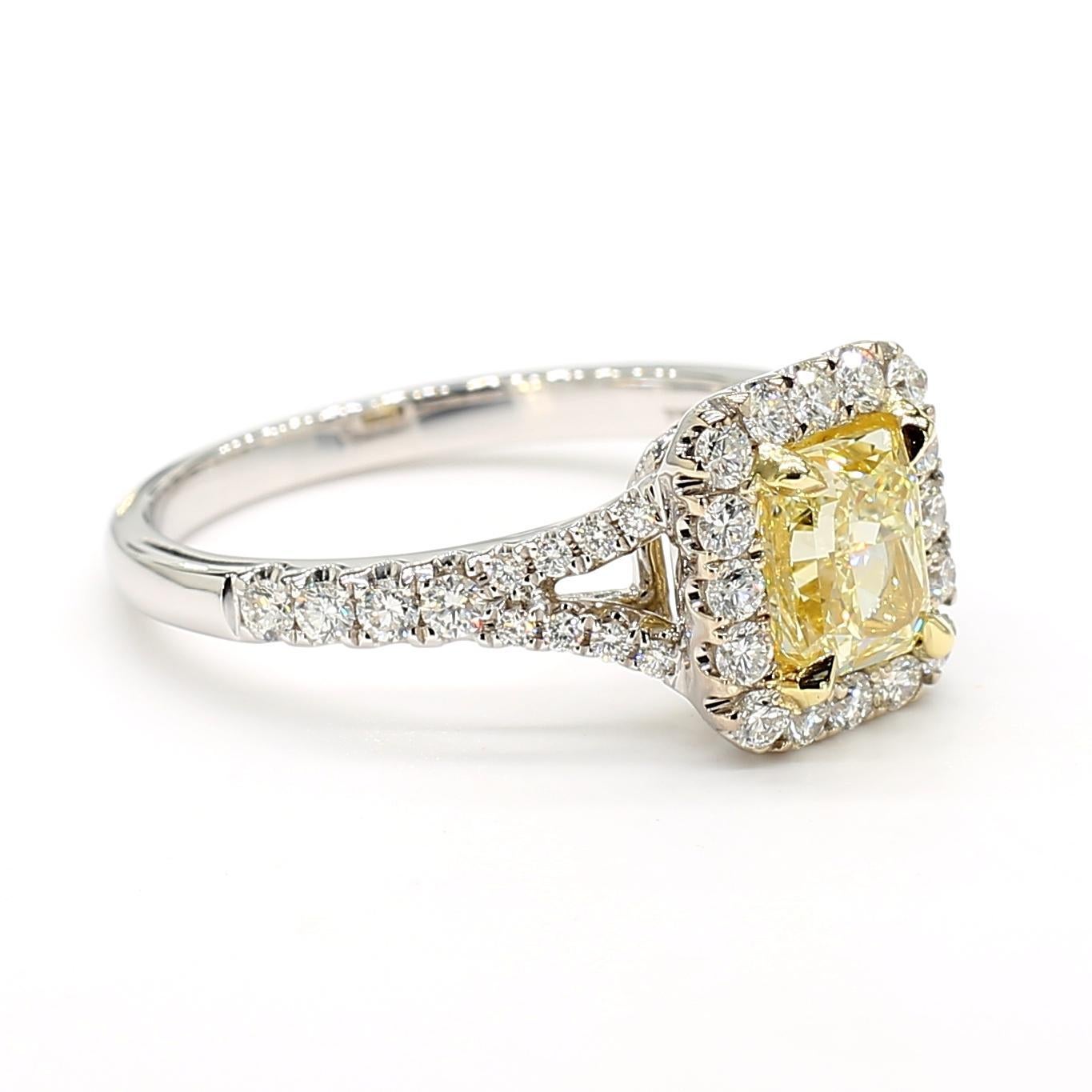 Taille radiant Bague cocktail en or jaune radiant certifiée GIA de 1.51 carat poids total en vente