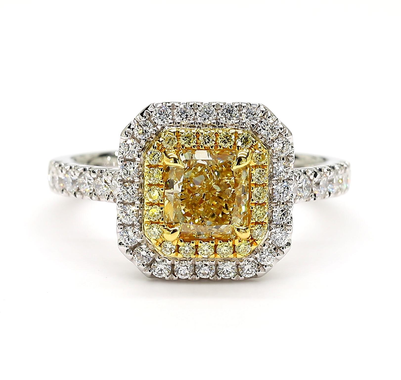 Contemporain Bague cocktail en or jaune radiant certifiée GIA de 1.54 carat poids total en vente