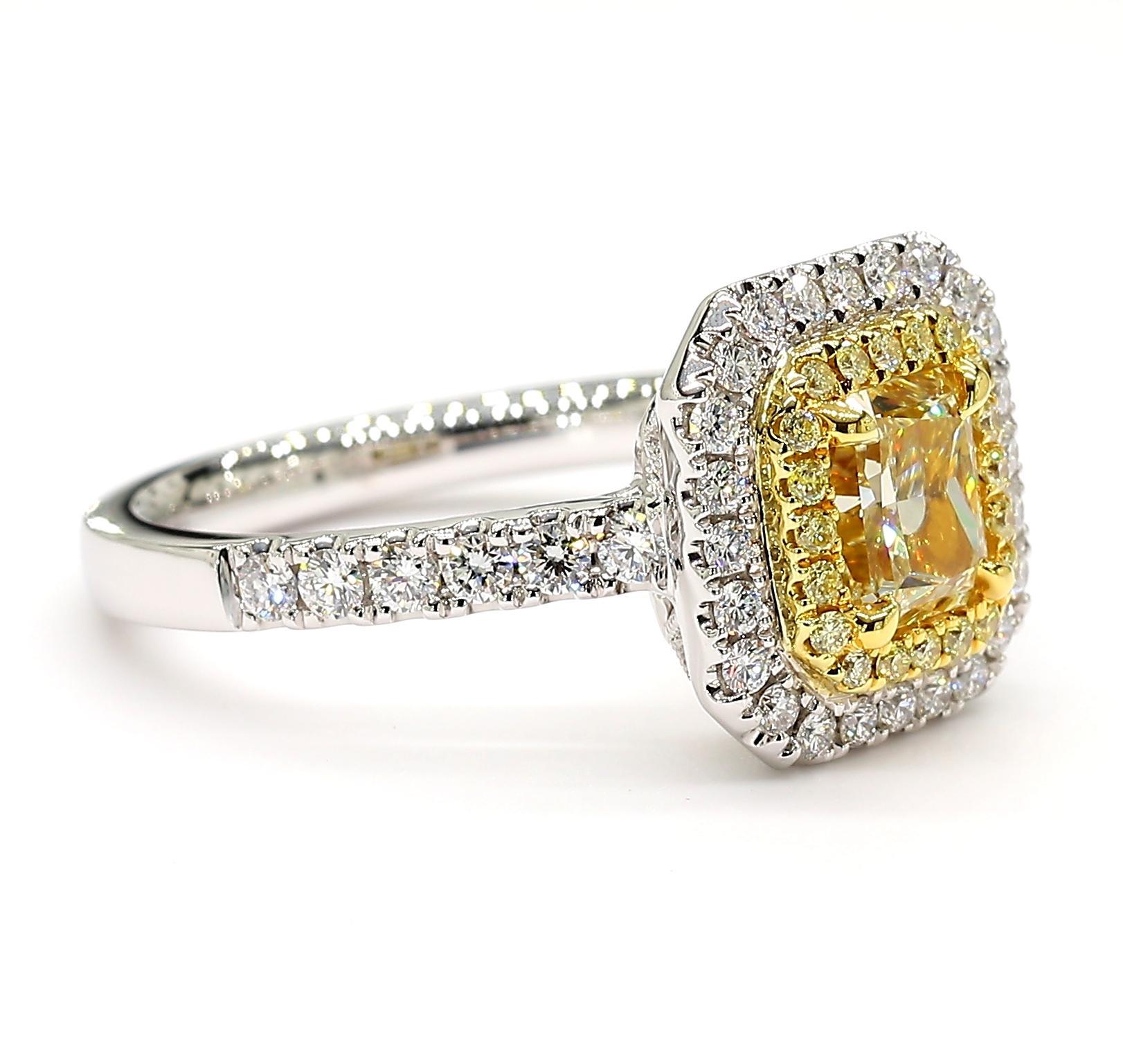 Taille radiant Bague cocktail en or jaune radiant certifiée GIA de 1.54 carat poids total en vente