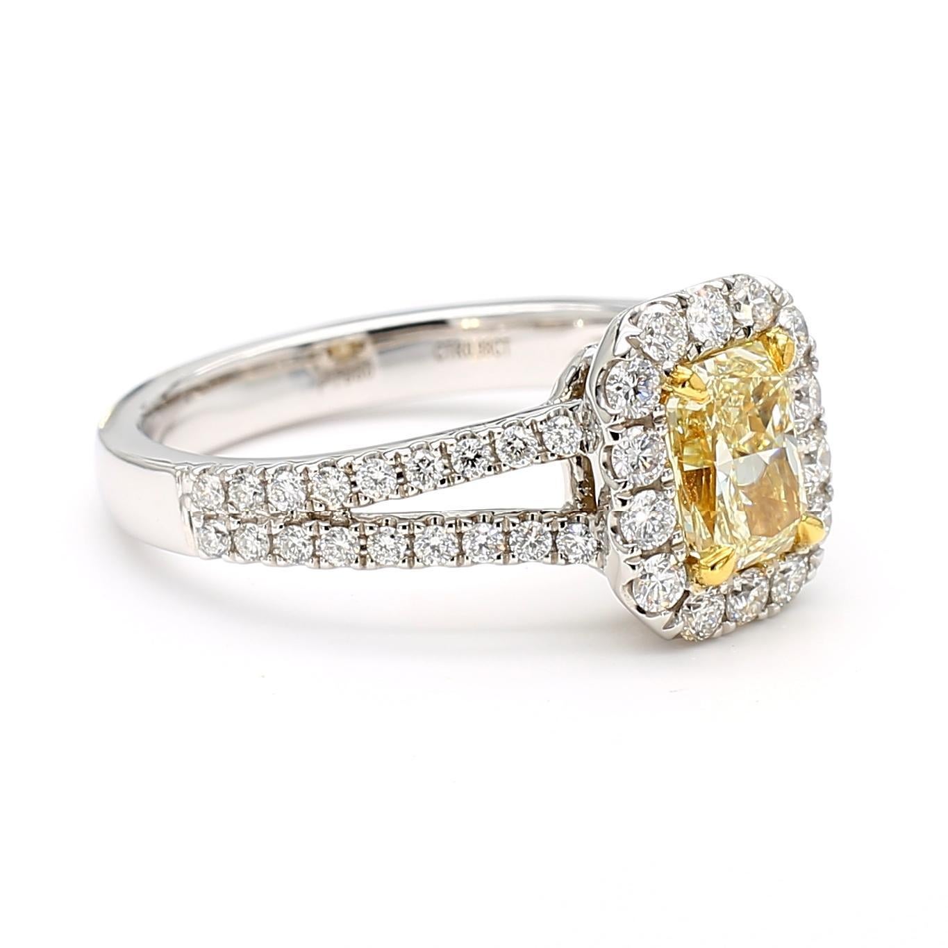 Anillo de cóctel de oro con diamante radiante amarillo natural certificado por GIA de 1.54 quilates TW Corte radiante en venta