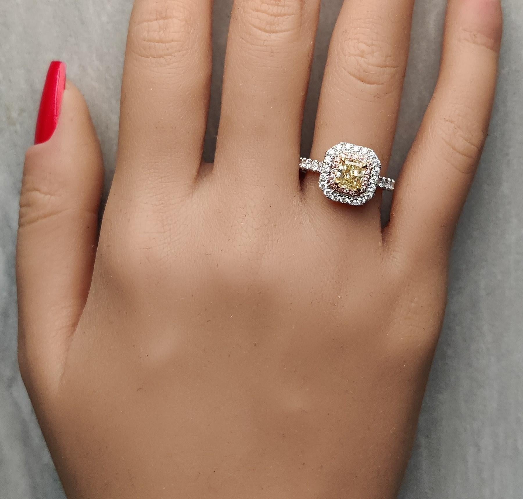 Bague cocktail en or jaune radiant certifiée GIA de 1.61 carat poids total Neuf - En vente à New York, NY