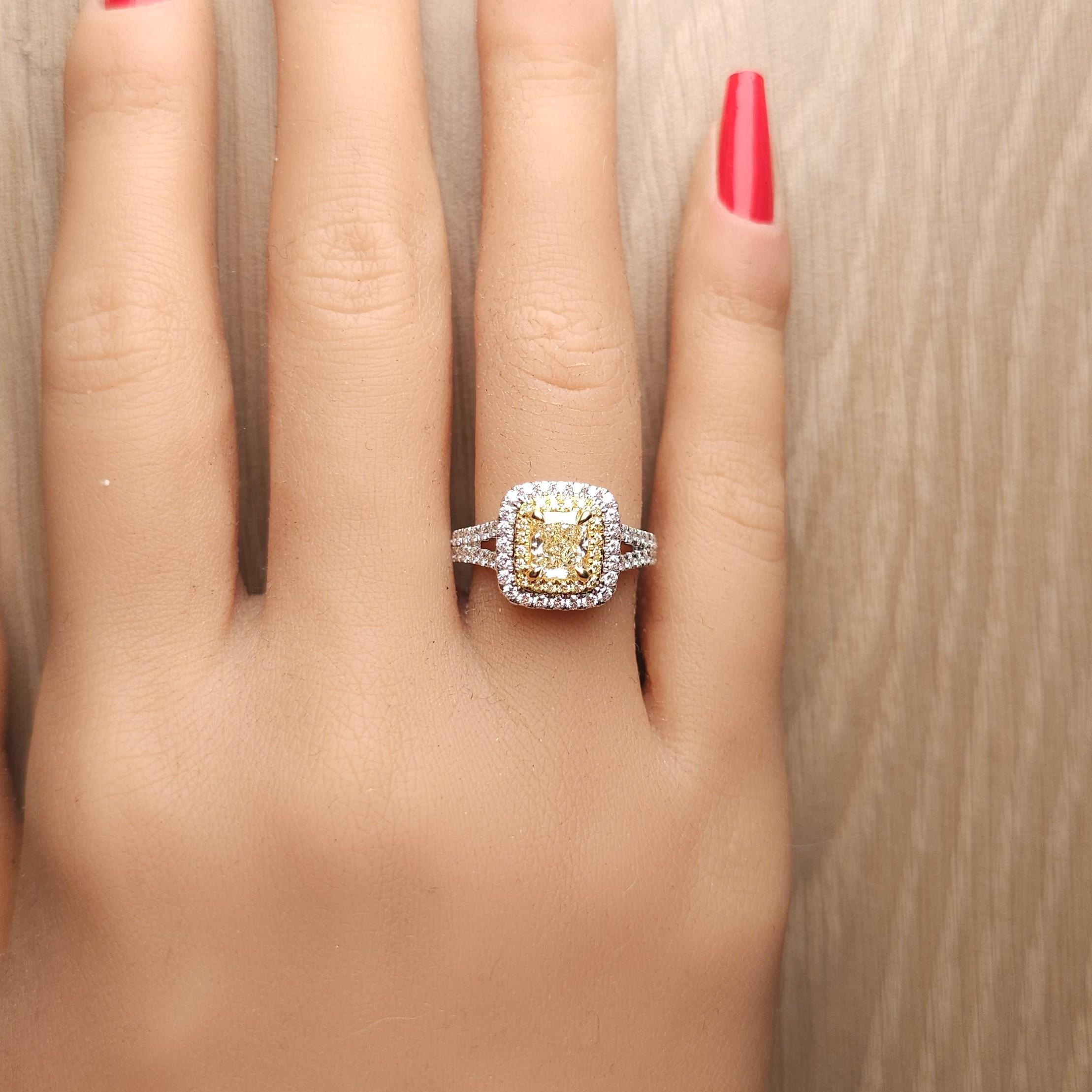 Bague cocktail en or jaune radiant certifiée GIA de 1.65 carat poids total Neuf - En vente à New York, NY