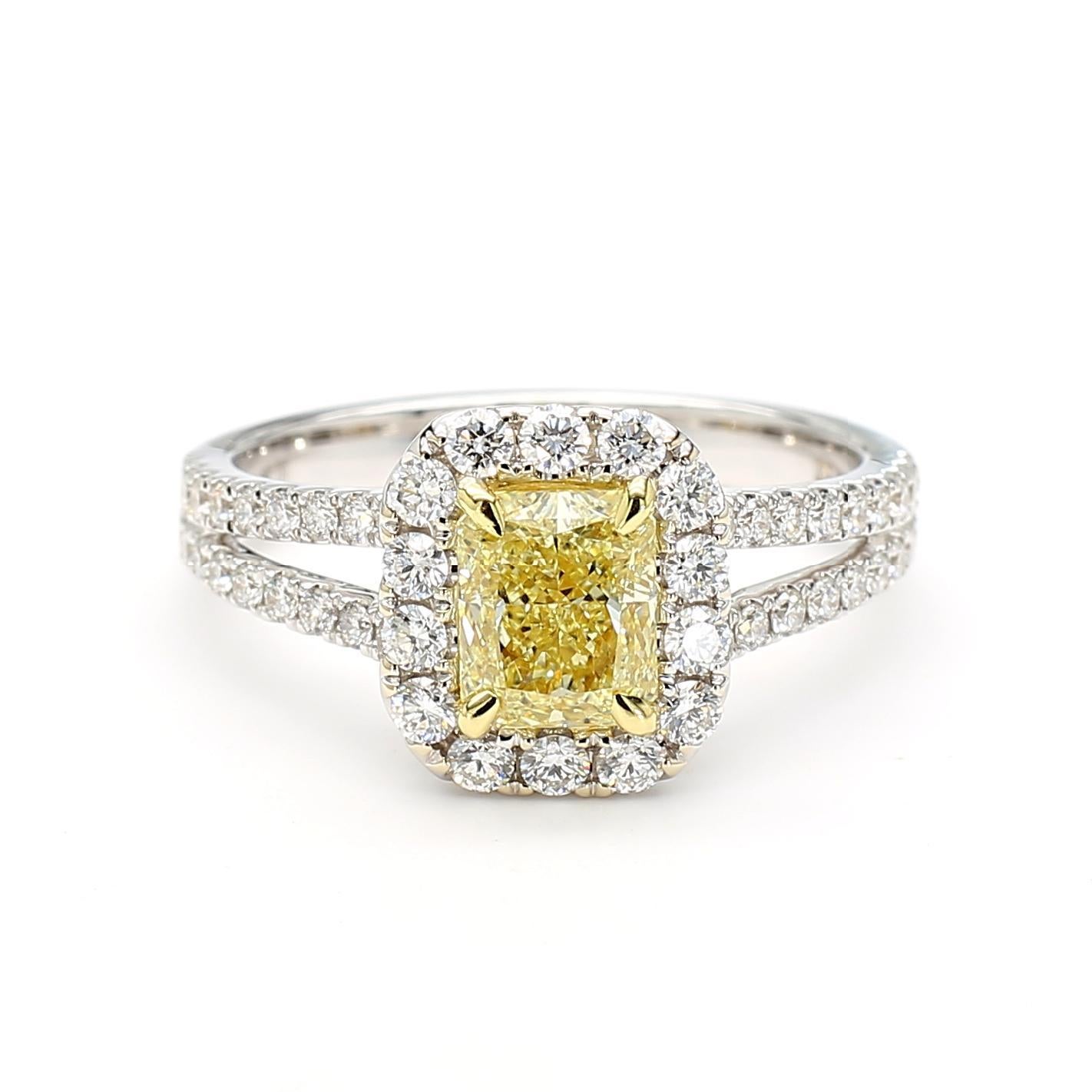 Contemporain Bague cocktail en or jaune radiant certifiée GIA de 1.66 carat poids total en vente