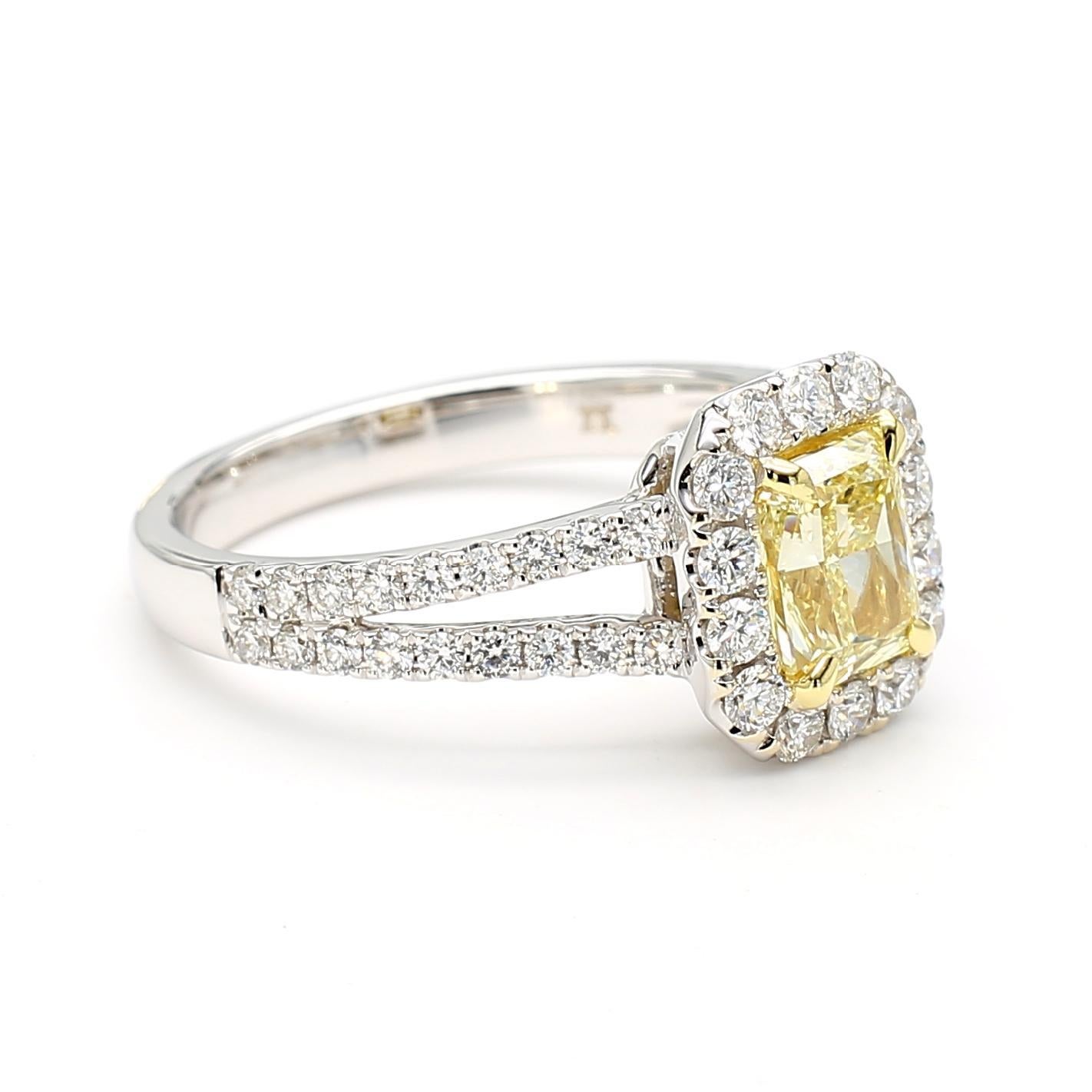 Taille radiant Bague cocktail en or jaune radiant certifiée GIA de 1.66 carat poids total en vente