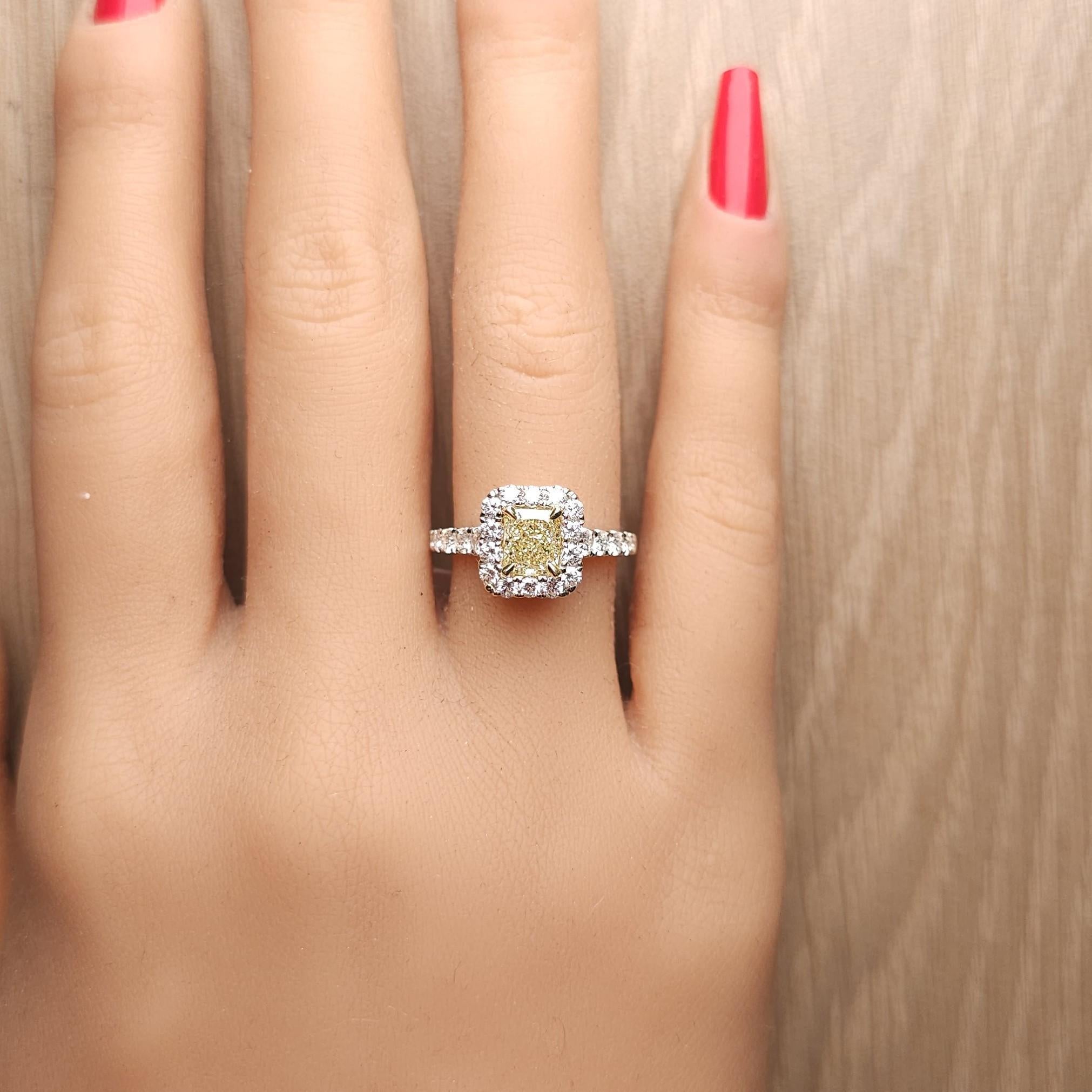 GIA-zertifizierter natürlicher gelber strahlender Diamant 1.87 Karat TW Gold Cocktail-Ring im Zustand „Neu“ im Angebot in New York, NY