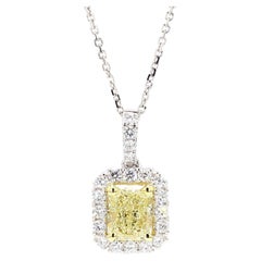 Pendentif en or jaune radiant de 1.96 carat poids total certifié par le GIA