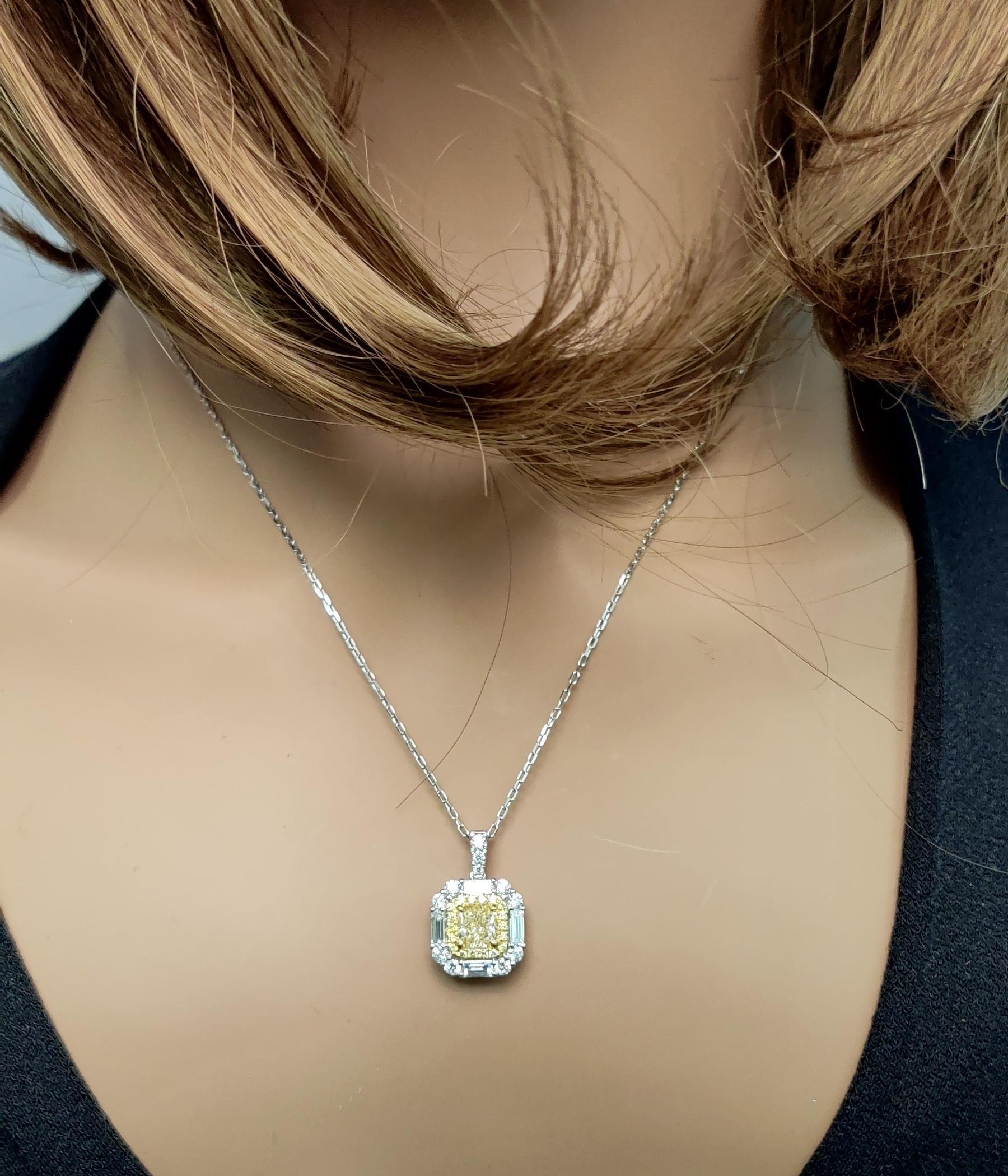 GIA Certified Natural Yellow Radiant Diamond 2.15 Carat TW Gold Drop Pendant In New Condition In New York, NY