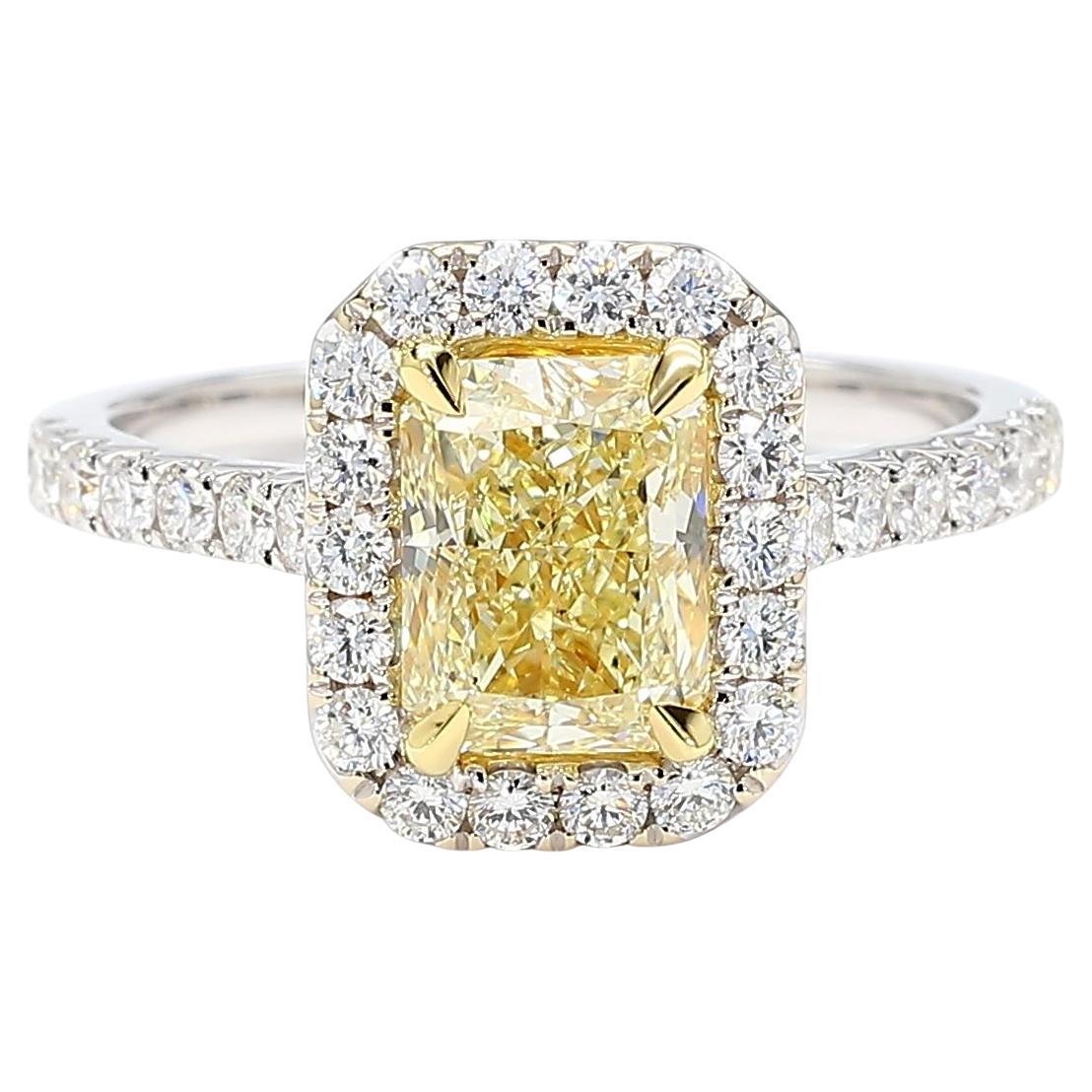 Bague cocktail en or jaune radiant certifiée GIA de 2.22 carat poids total