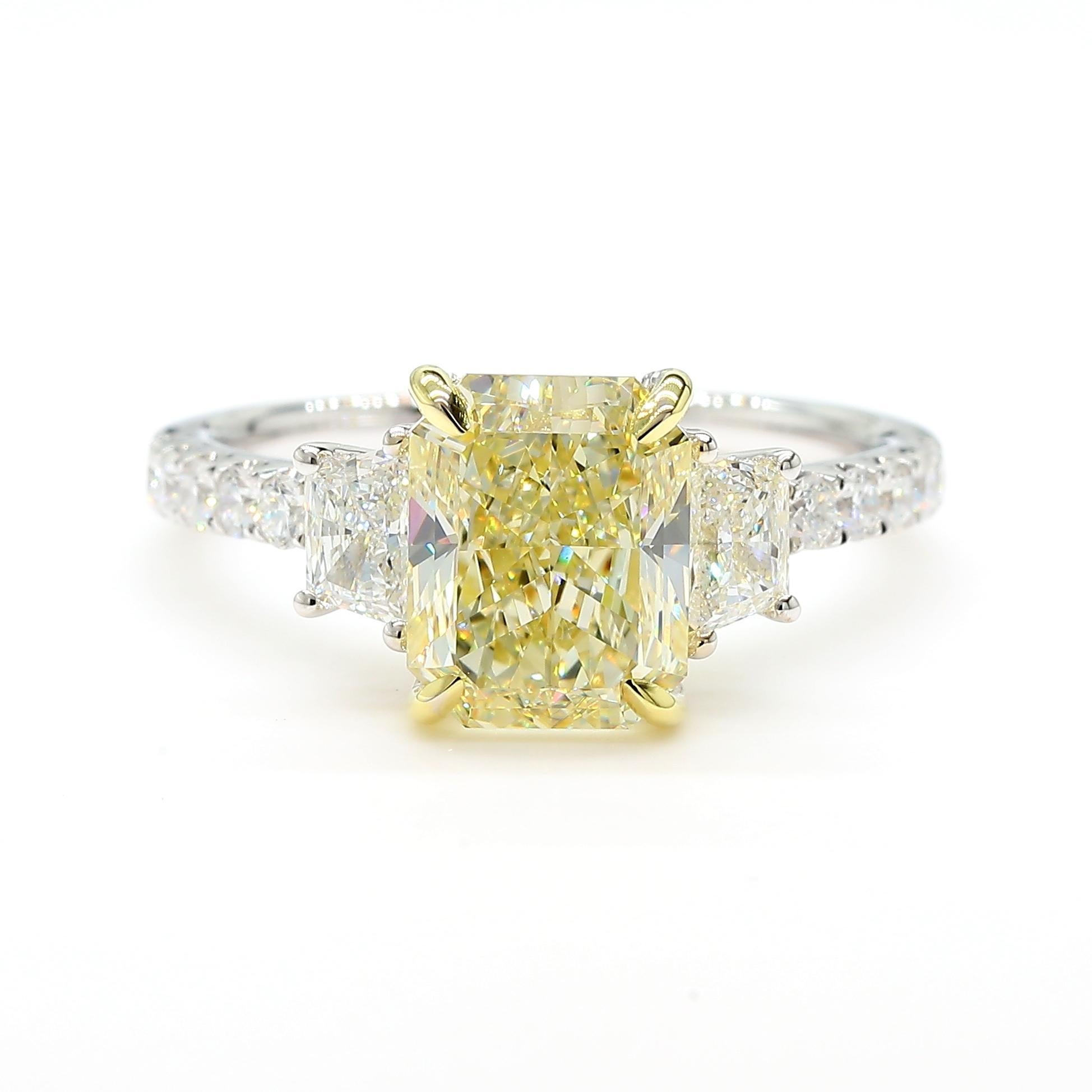 Contemporary GIA Certified Natural Yellow Radiant Diamond 3.30 Carat TW Gold Cocktail Ring For Sale