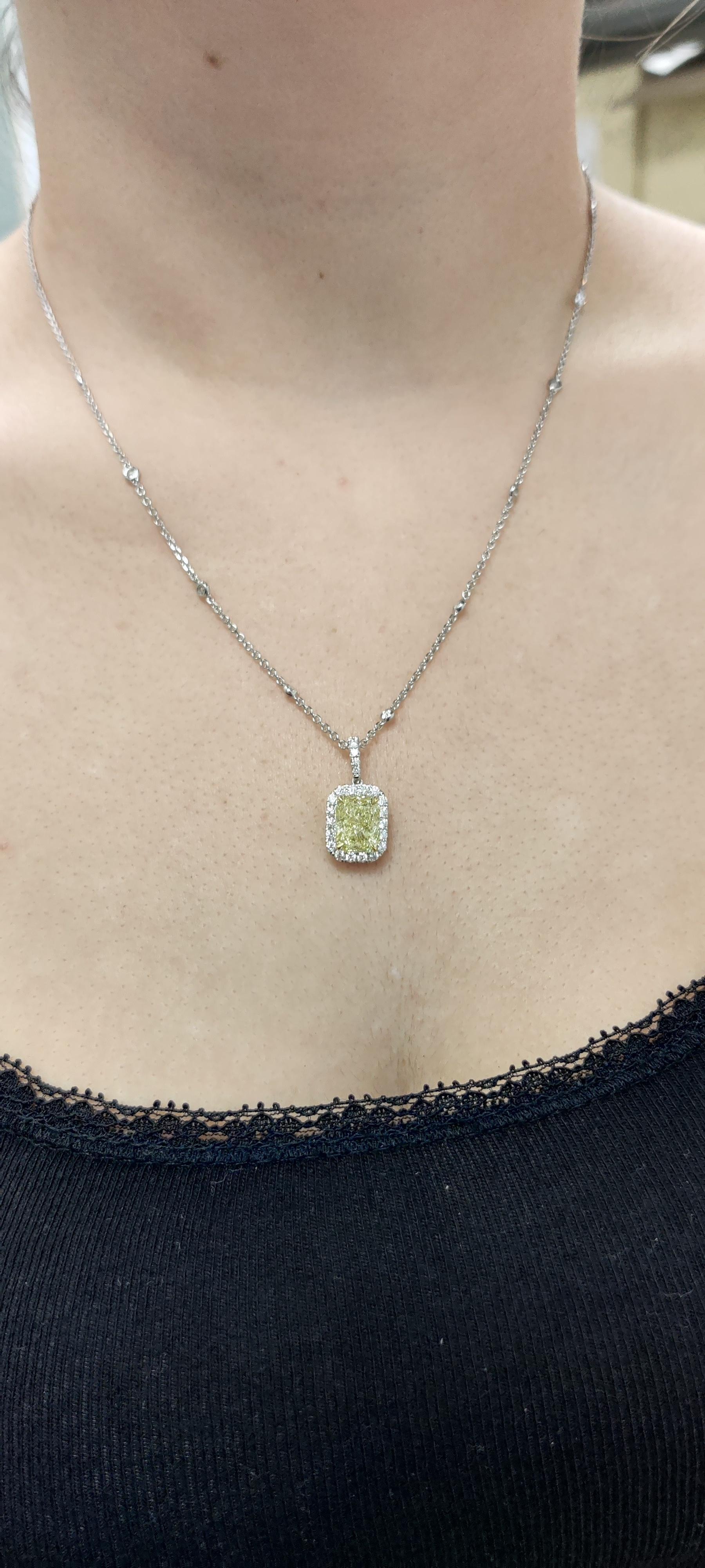 GIA Certified Natural Yellow Radiant Diamond 3.44 Carat TW Gold Drop Pendant In New Condition For Sale In New York, NY
