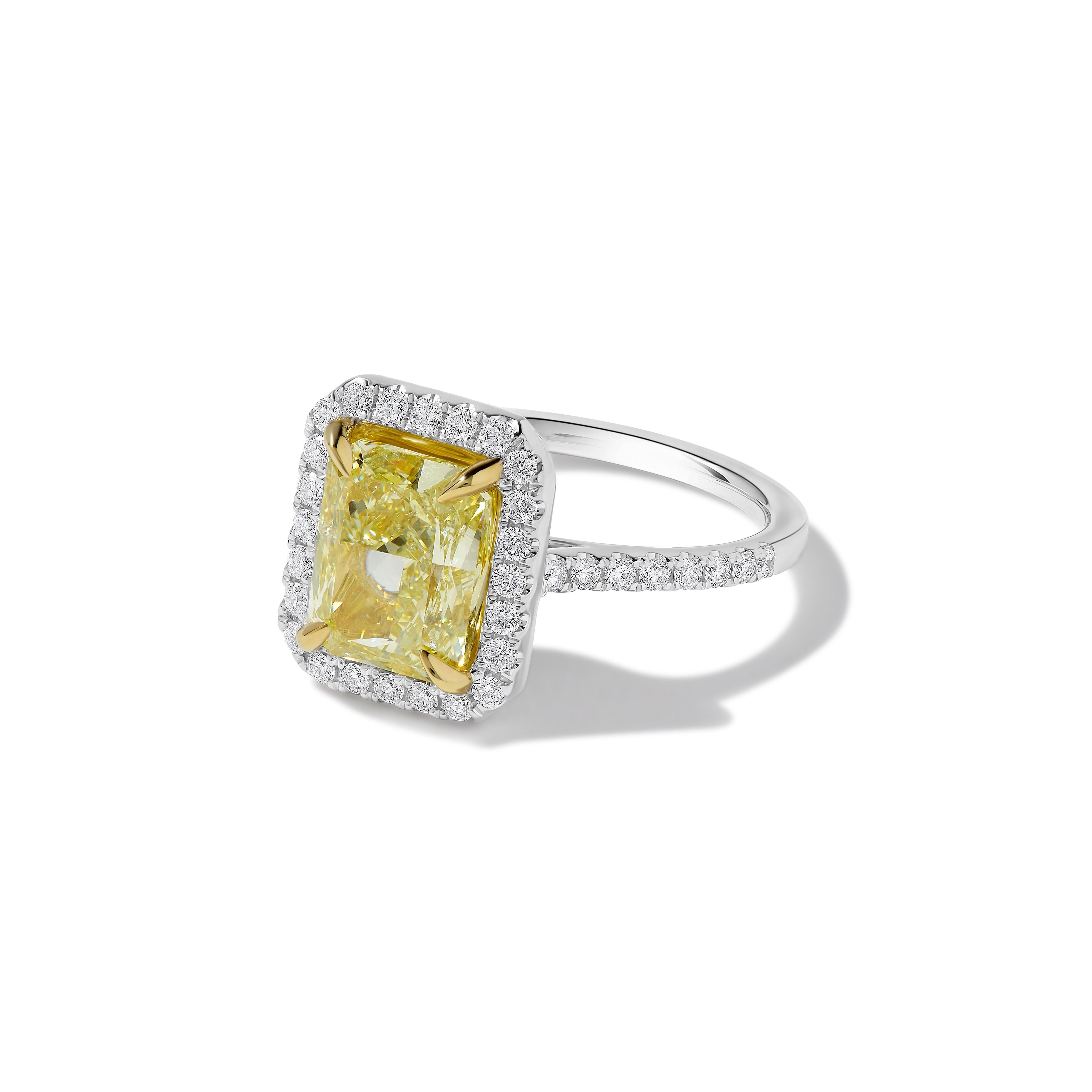 Contemporary GIA Certified Natural Yellow Radiant Diamond 3.69 Carat TW Gold Cocktail Ring For Sale