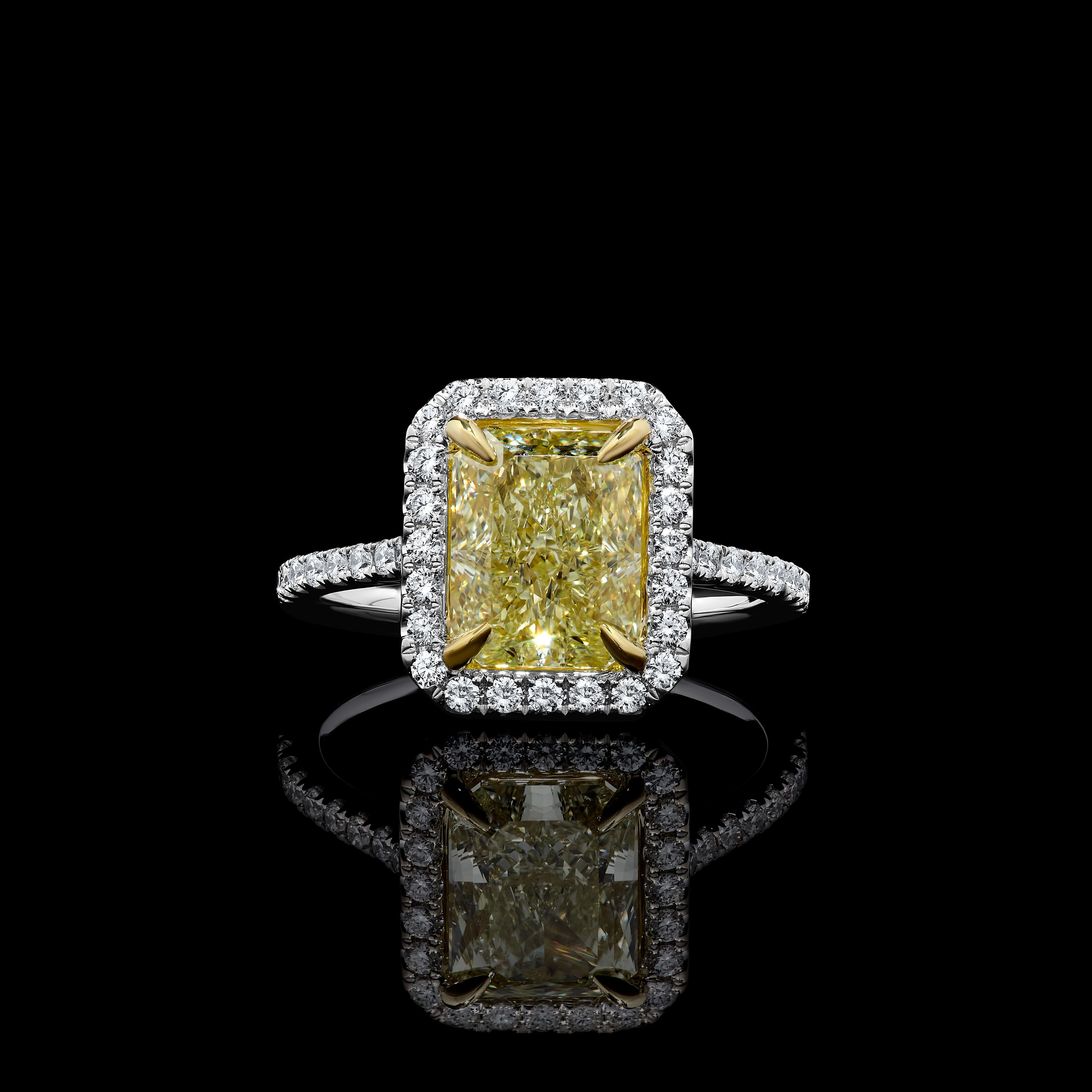 GIA Certified Natural Yellow Radiant Diamond 3.69 Carat TW Gold Cocktail Ring In New Condition For Sale In New York, NY