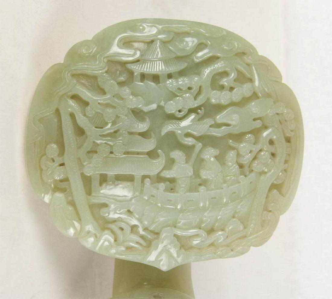 Ornement Ruyi en jade néphrite certifié GIA dans une monture fine Bon état - En vente à Pasadena, CA