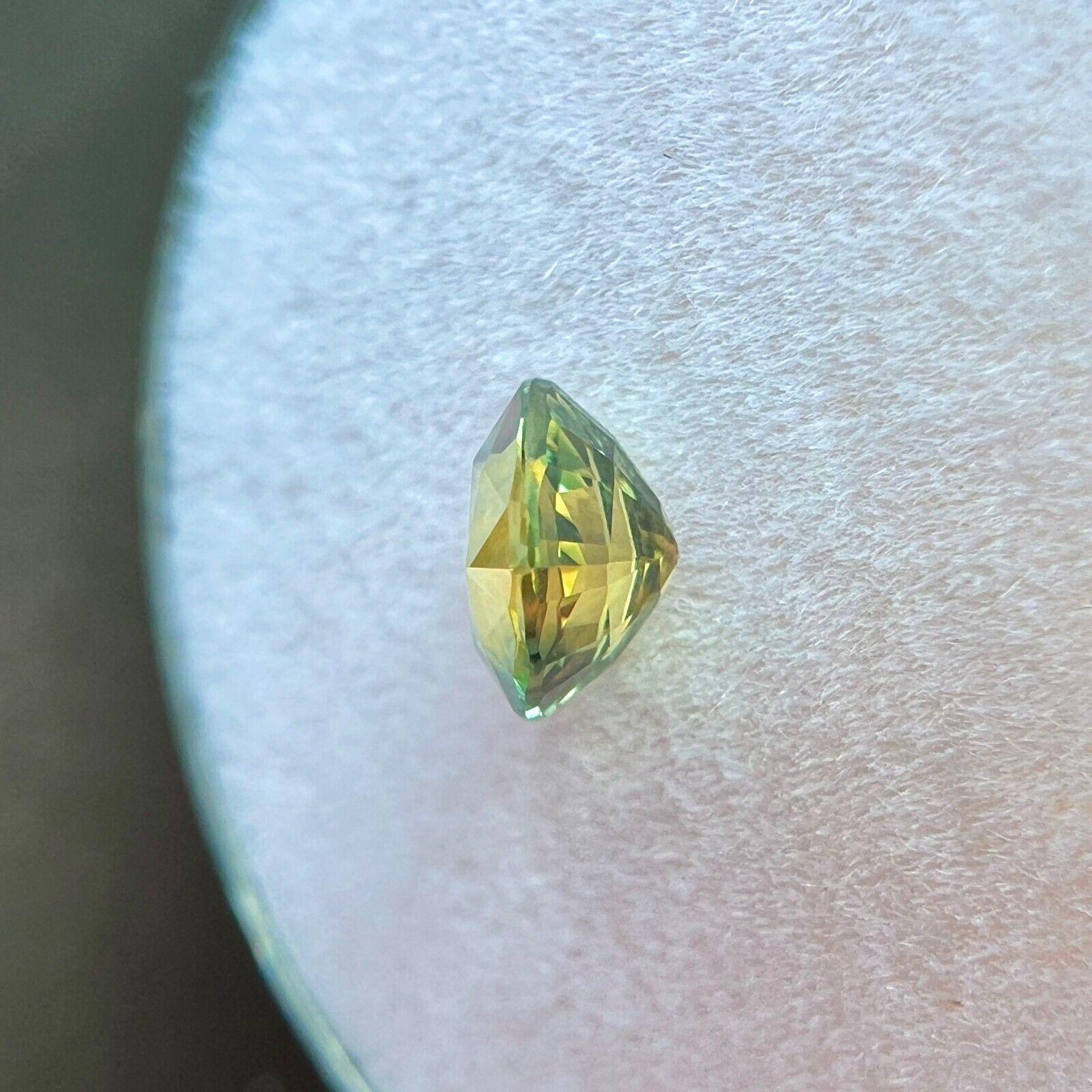 Certificado GIA Sin Calor 0,81ct Zafiro Bicolor Azul Amarillo Triángulo 5,3x5,9mm en venta 2