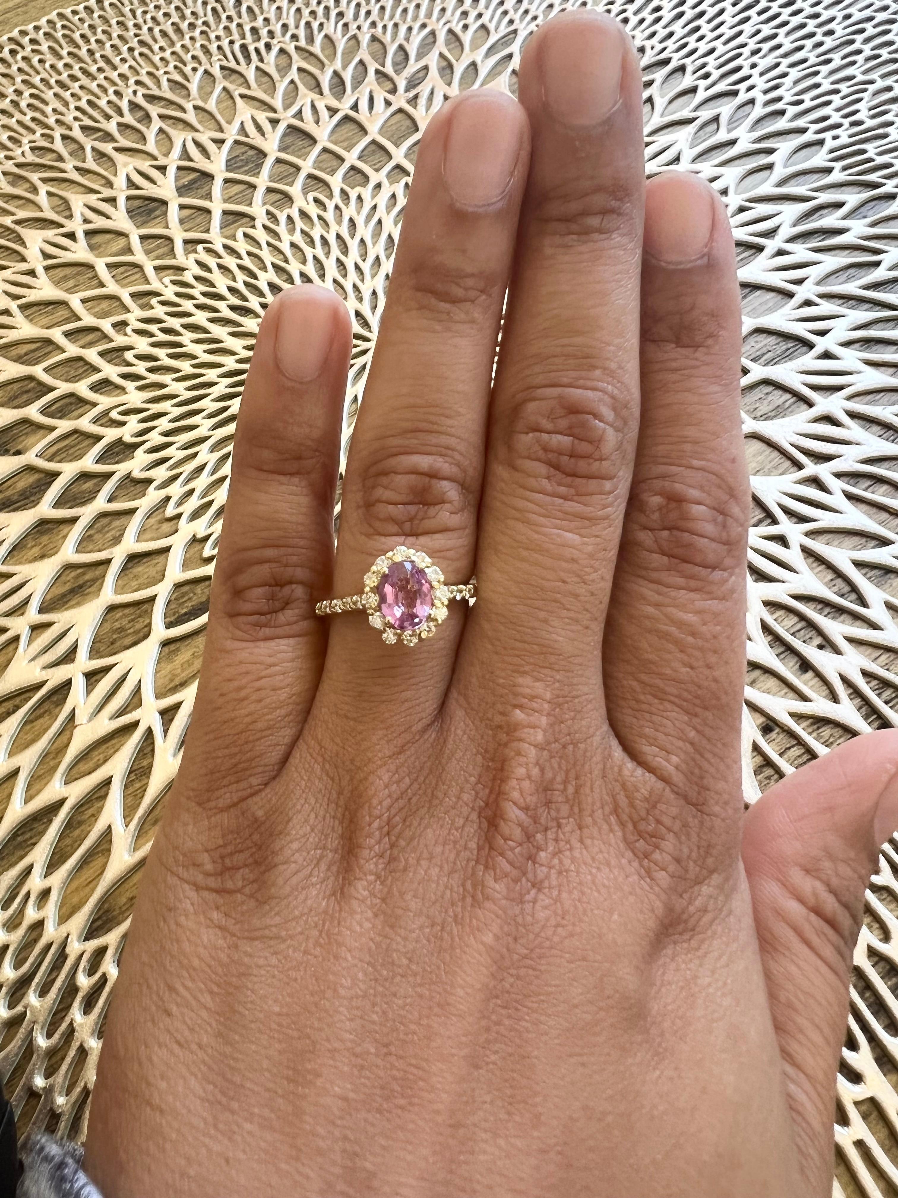 Women's GIA Certified No Heat 1.63 Carat Pink Sapphire Diamond 18 Karat Yellow Gold Ring For Sale