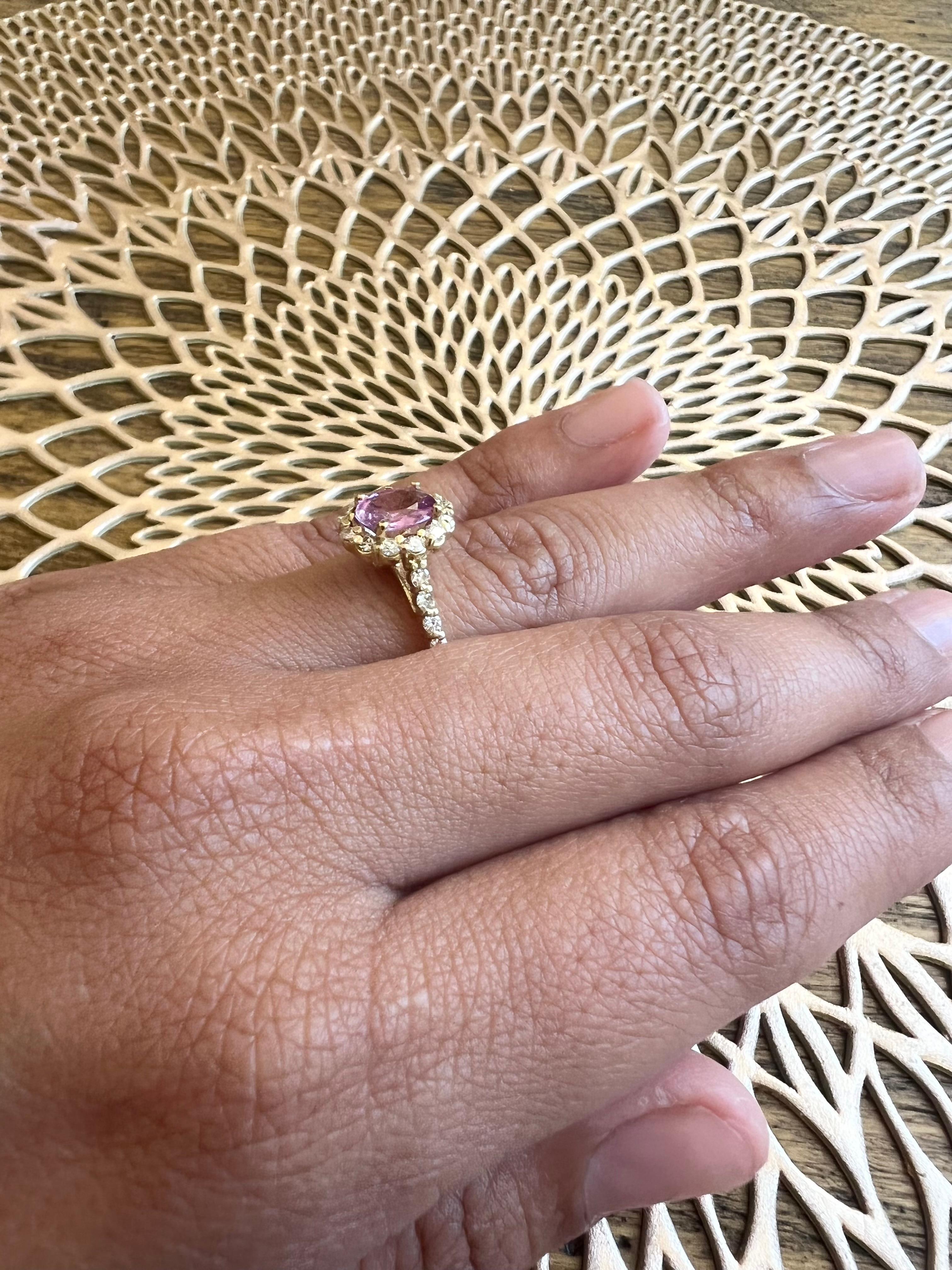 GIA Certified No Heat 1.63 Carat Pink Sapphire Diamond 18 Karat Yellow Gold Ring For Sale 1