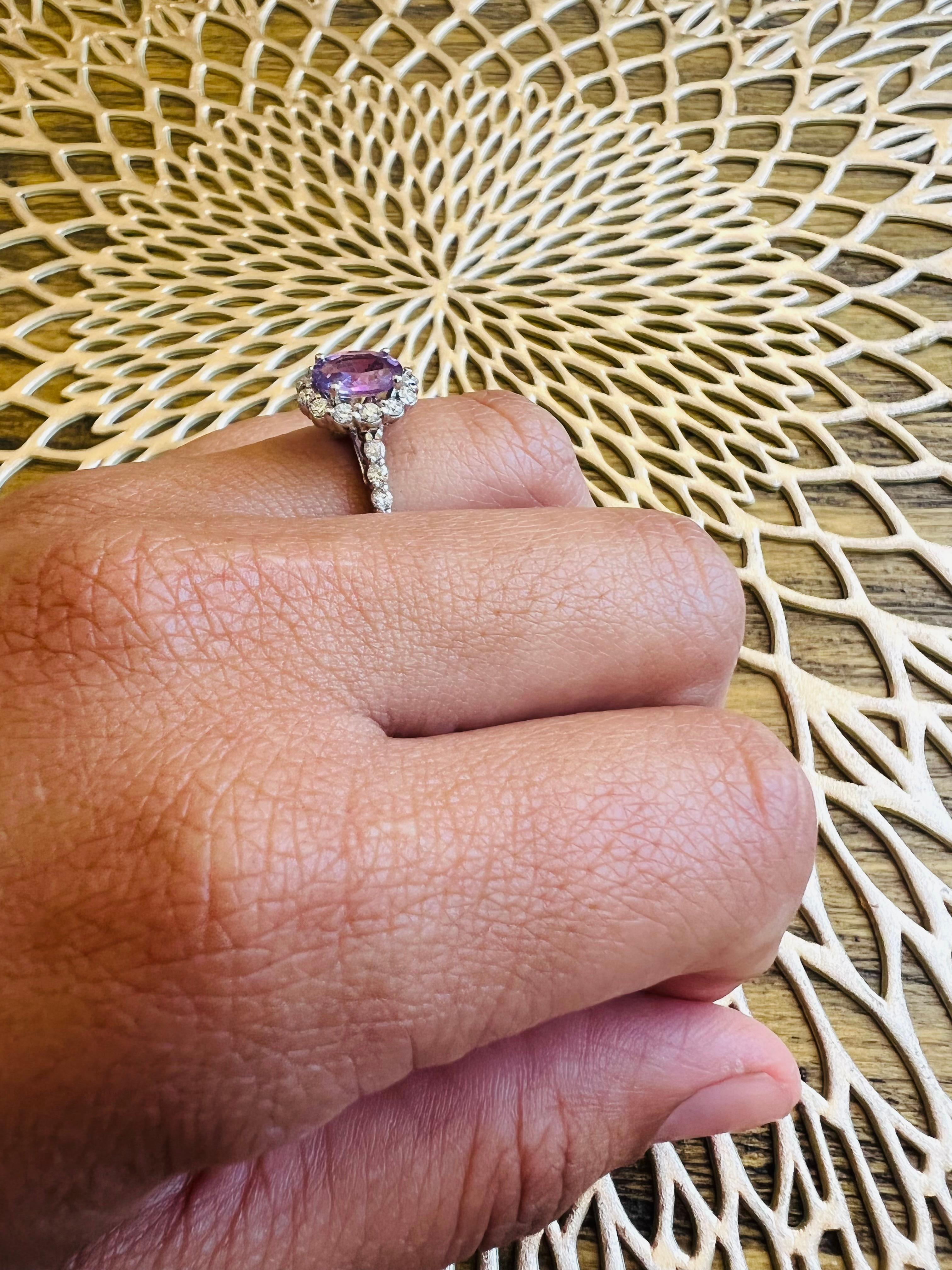 GIA-zertifizierter Ring mit unbehandeltem 0,92 Karat rosa Saphir und Diamant aus 18 Karat Weißgold im Zustand „Neu“ im Angebot in Los Angeles, CA