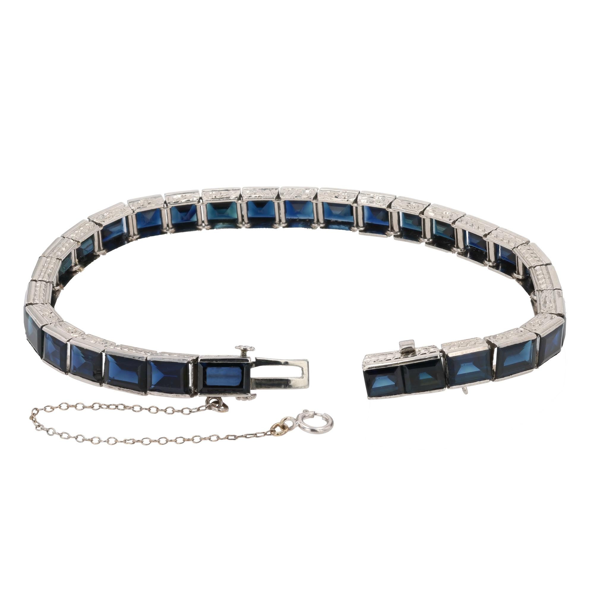 Taille carrée GIA Certified No Heat 25ctw Blue Sapphire Art Deco Platinum Line Bracelet en vente