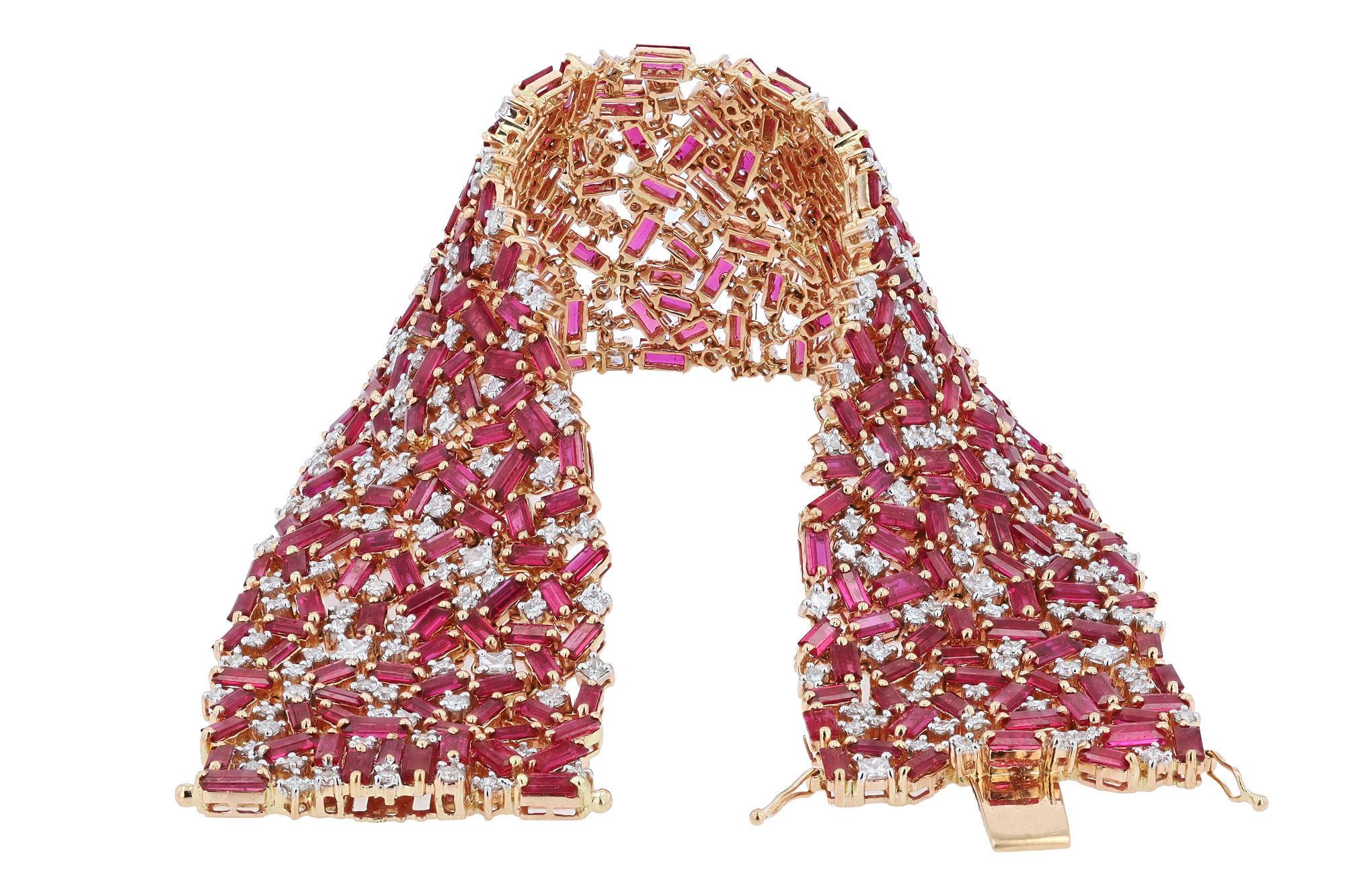 Contemporain Bracelet large en rubis et diamants de 36 carats certifiés GIA, sans chaleur en vente