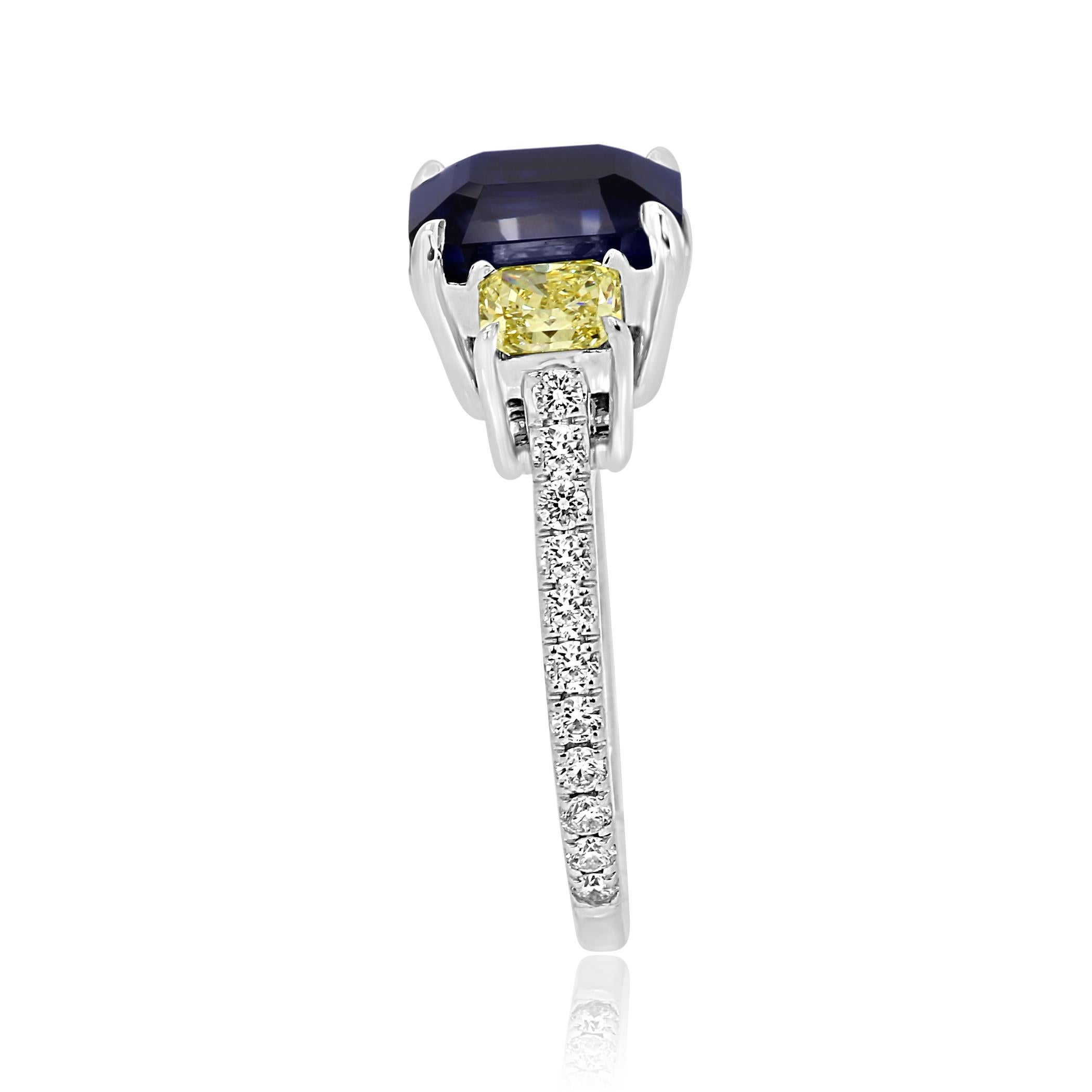 GIA Certified No Heat Blue Sapphire 4.94 Carat Diamond Three-Stone Gold Ring In New Condition In NEW YORK, NY