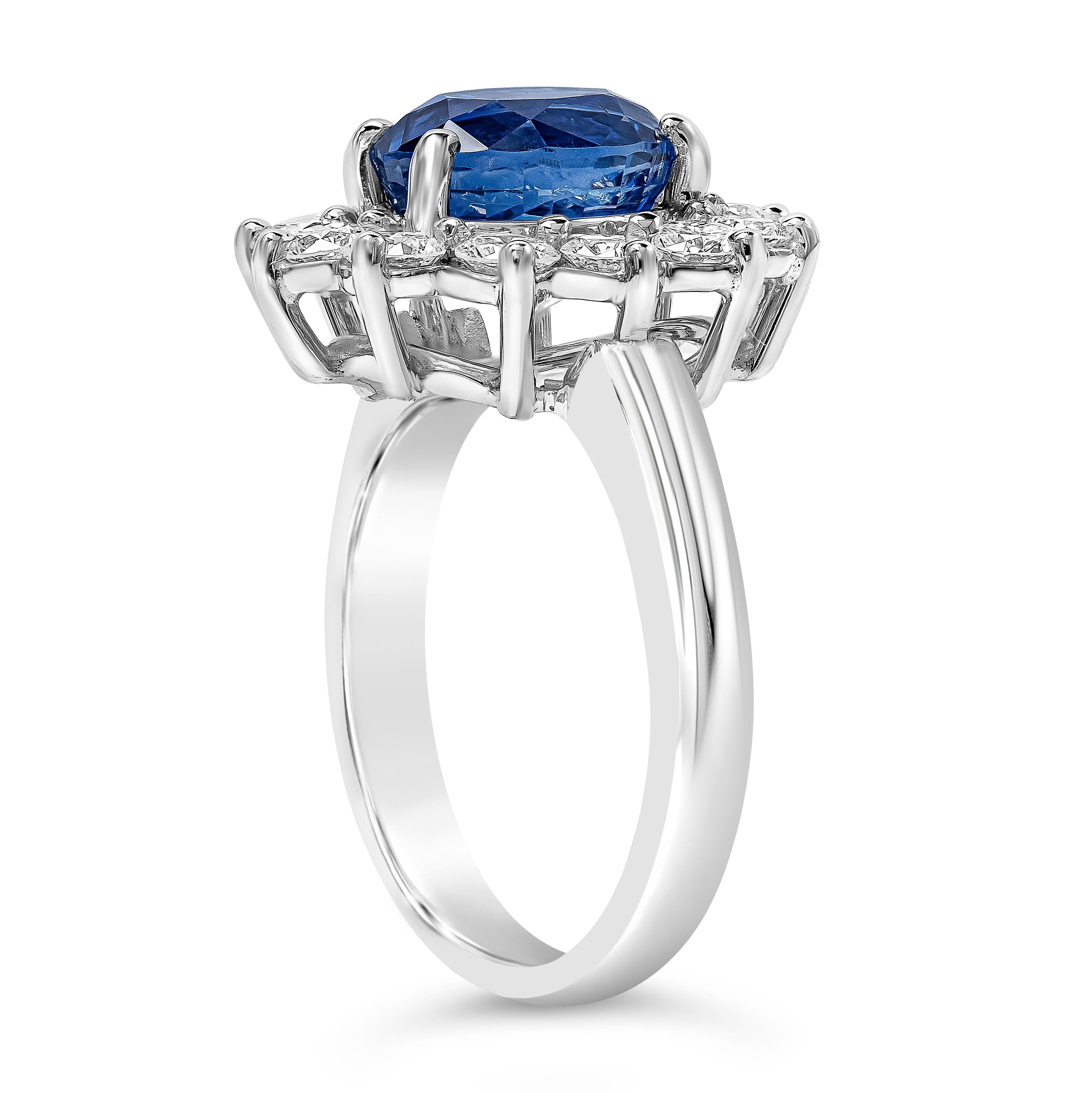 Verlobungsring mit GIA-zertifiziertem 3,90 Karat unbehandeltem Saphir und Diamant-Halo mit floralem Halo (Zeitgenössisch)