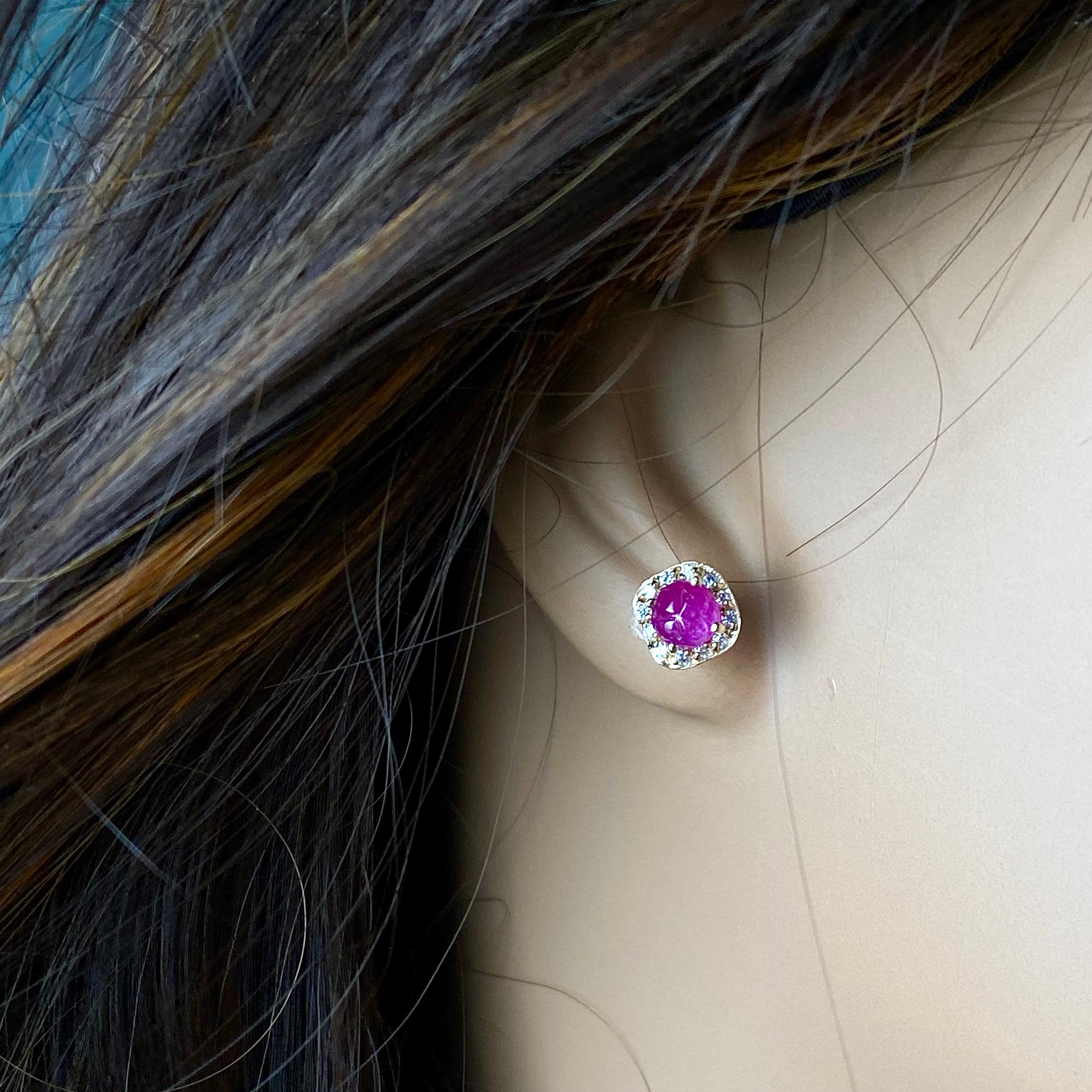 GIA-zertifizierte unbehandelte burmesische geschnitzte Rubine Diamant-Ohrringe 1,85 Karat Gold  (Zeitgenössisch) im Angebot
