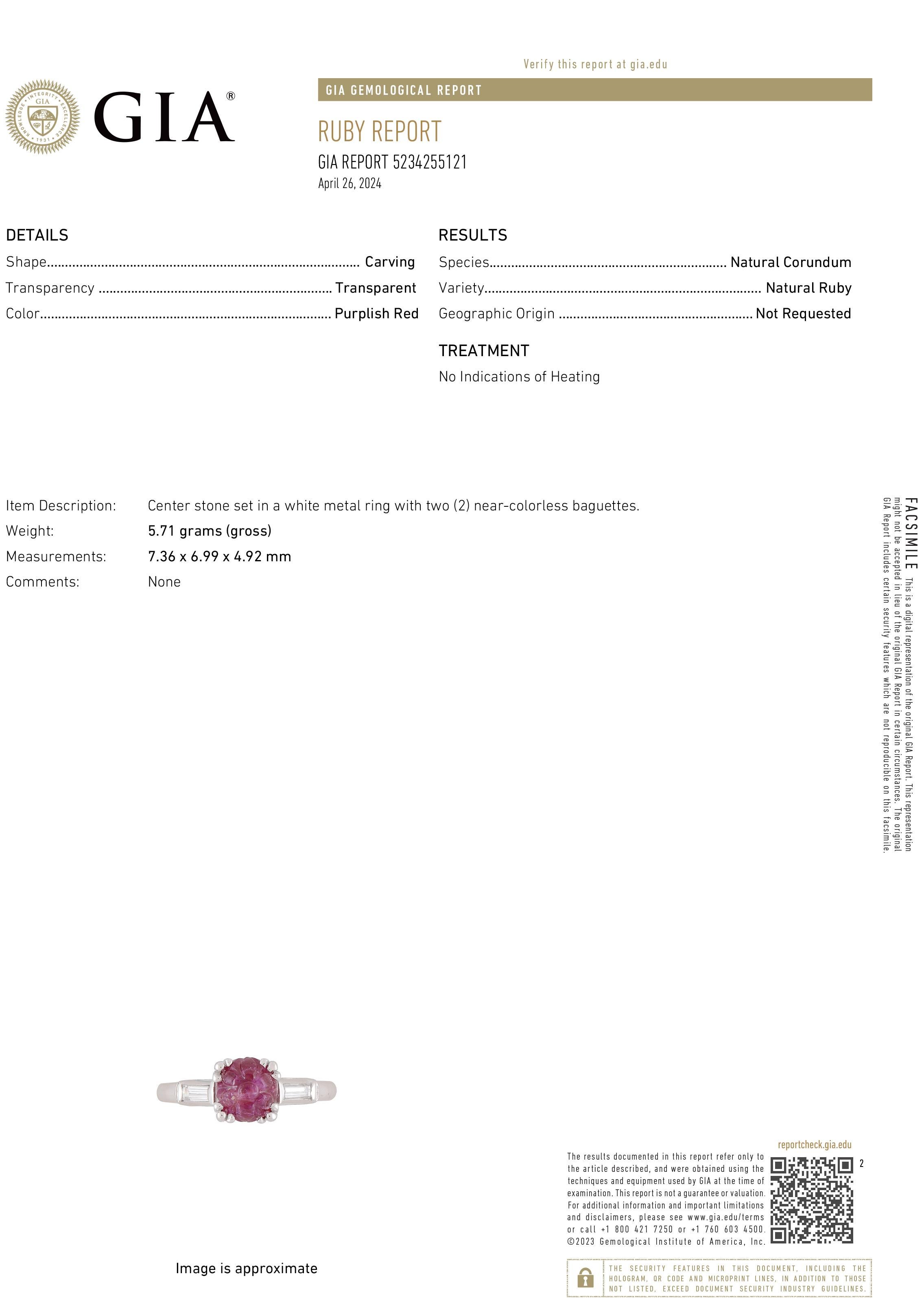 Date un capricho de elegancia atemporal con este exquisito anillo vintage, que incluye un rubí tallado de Birmania sin calor certificado por el GIA. Perfectamente engastado en una banda vintage de platino, este anillo es un verdadero testimonio de