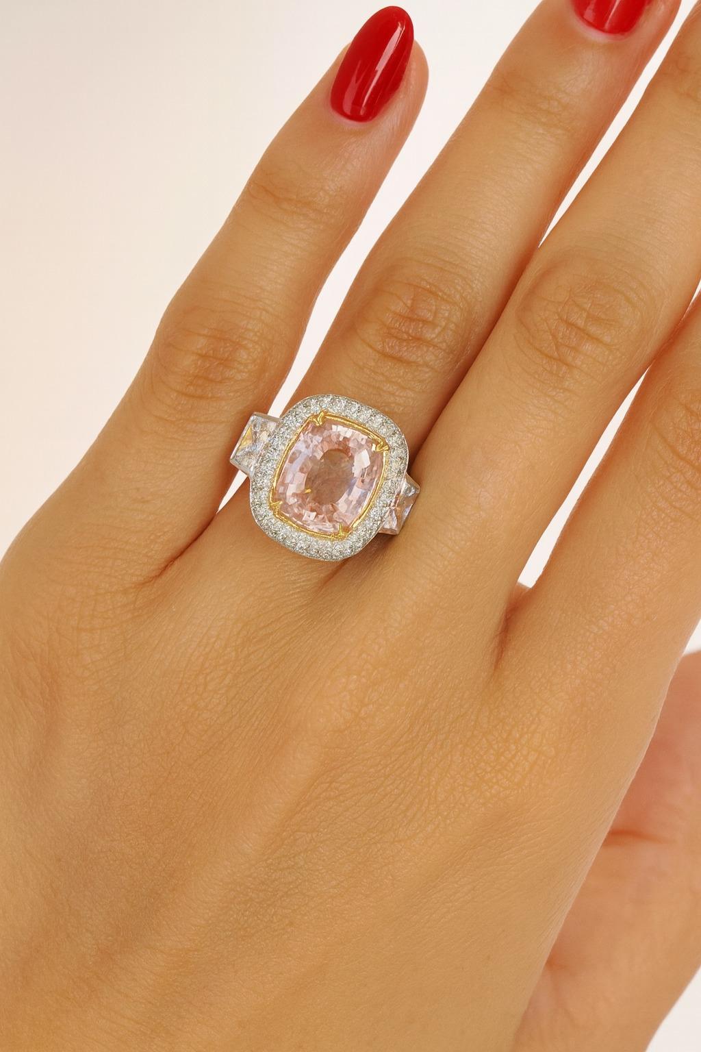 Taglio cuscino Anello in platino con zaffiro Padparadscha e diamante certificato GIA NO HEAT in vendita